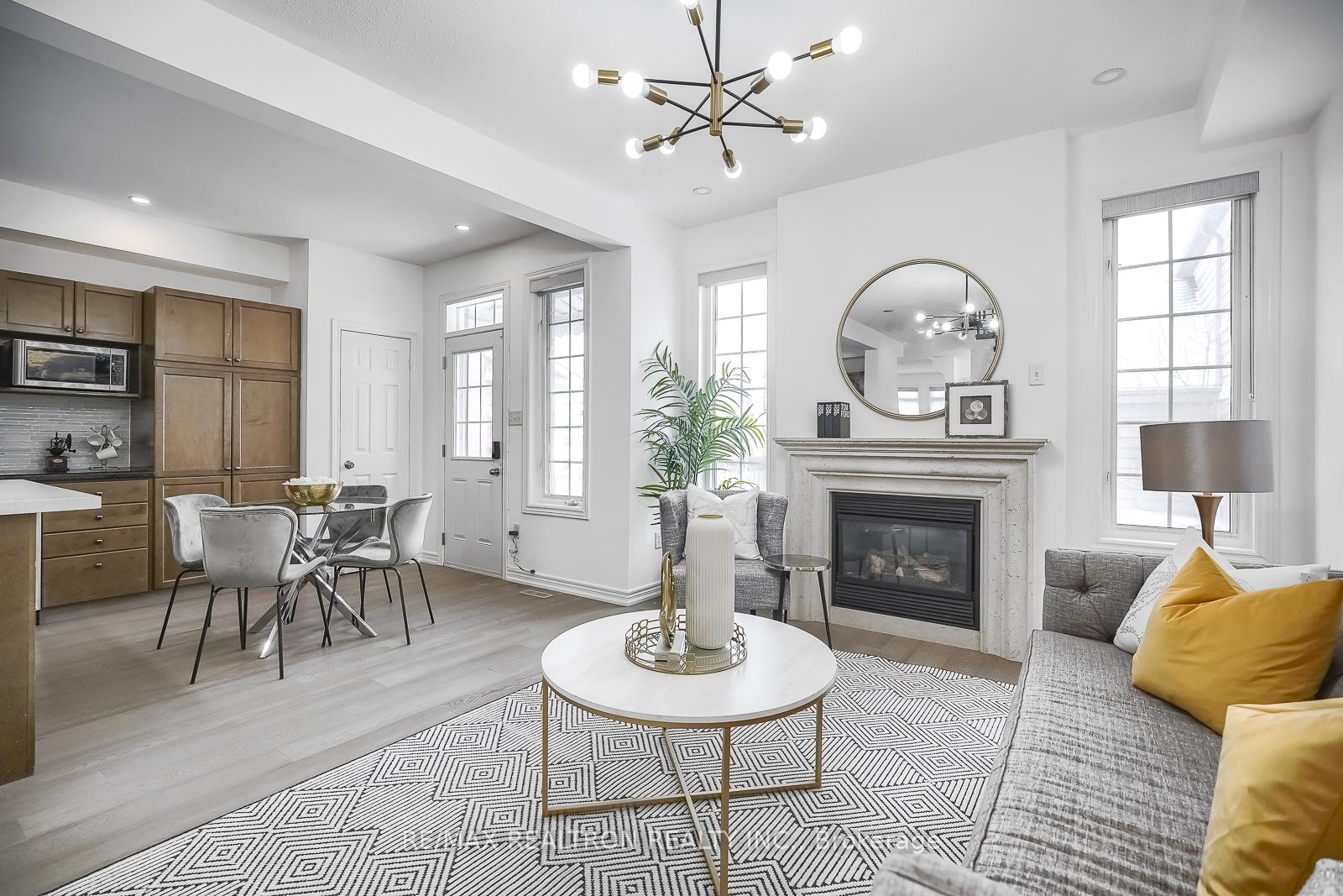 Photo 9 of 16 Innisvale Drive, Markham, Cornell — HOMEH