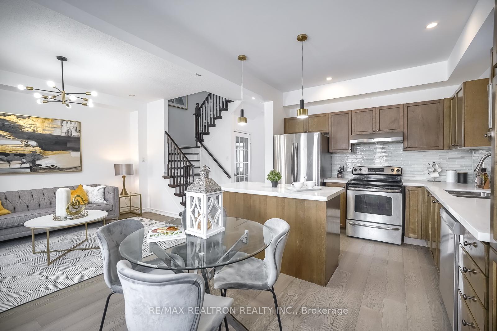 Photo 11 of 16 Innisvale Drive, Markham, Cornell — HOMEH