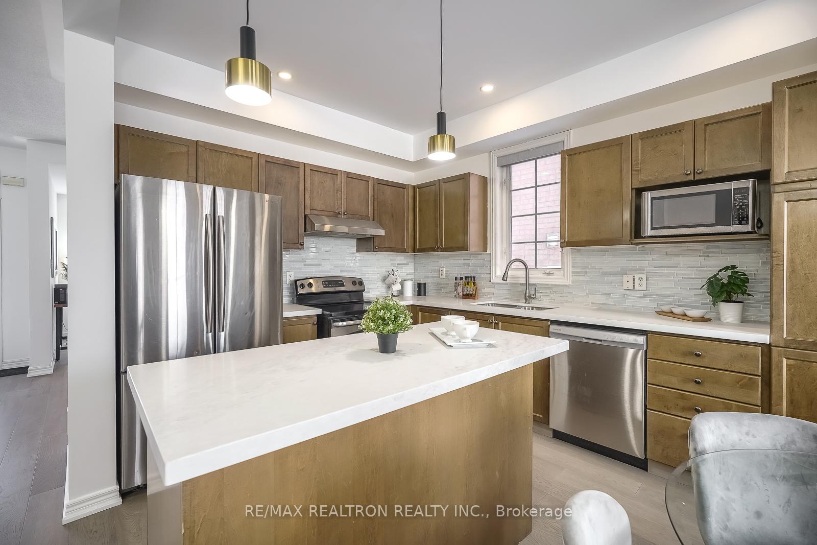 Photo 14 of 16 Innisvale Drive, Markham, Cornell — HOMEH