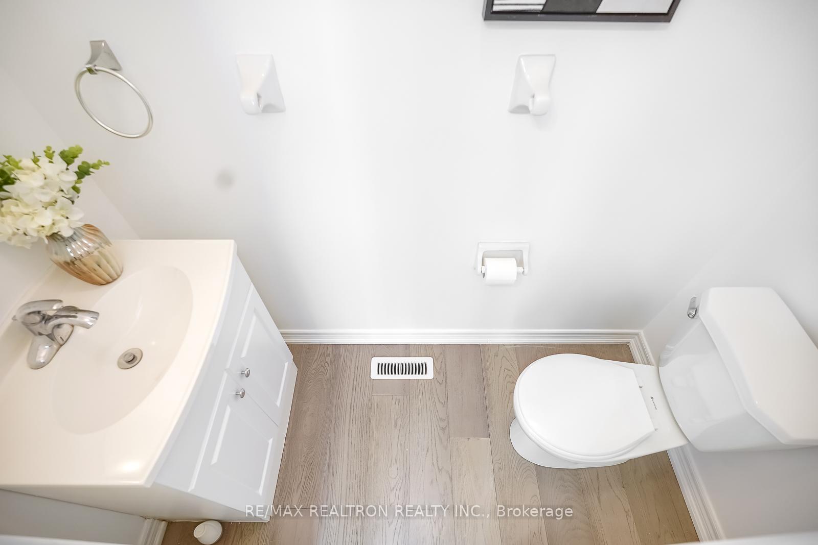 Photo 15 of 16 Innisvale Drive, Markham, Cornell — HOMEH
