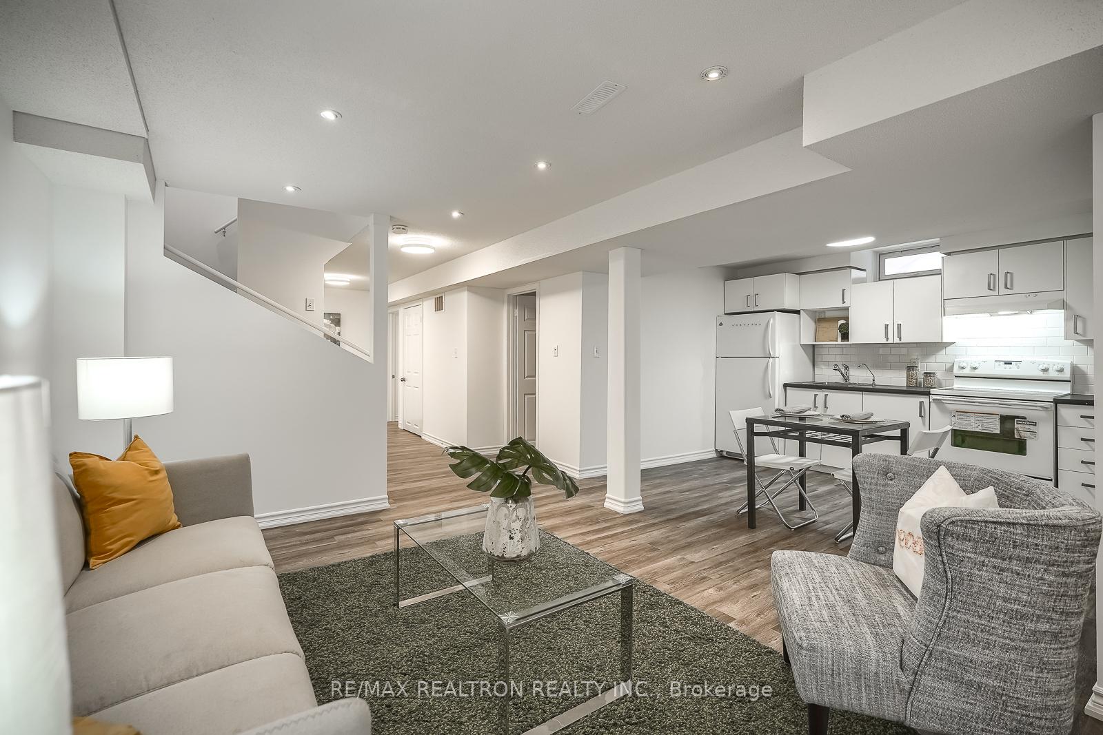 Photo 32 of 16 Innisvale Drive, Markham, Cornell — HOMEH