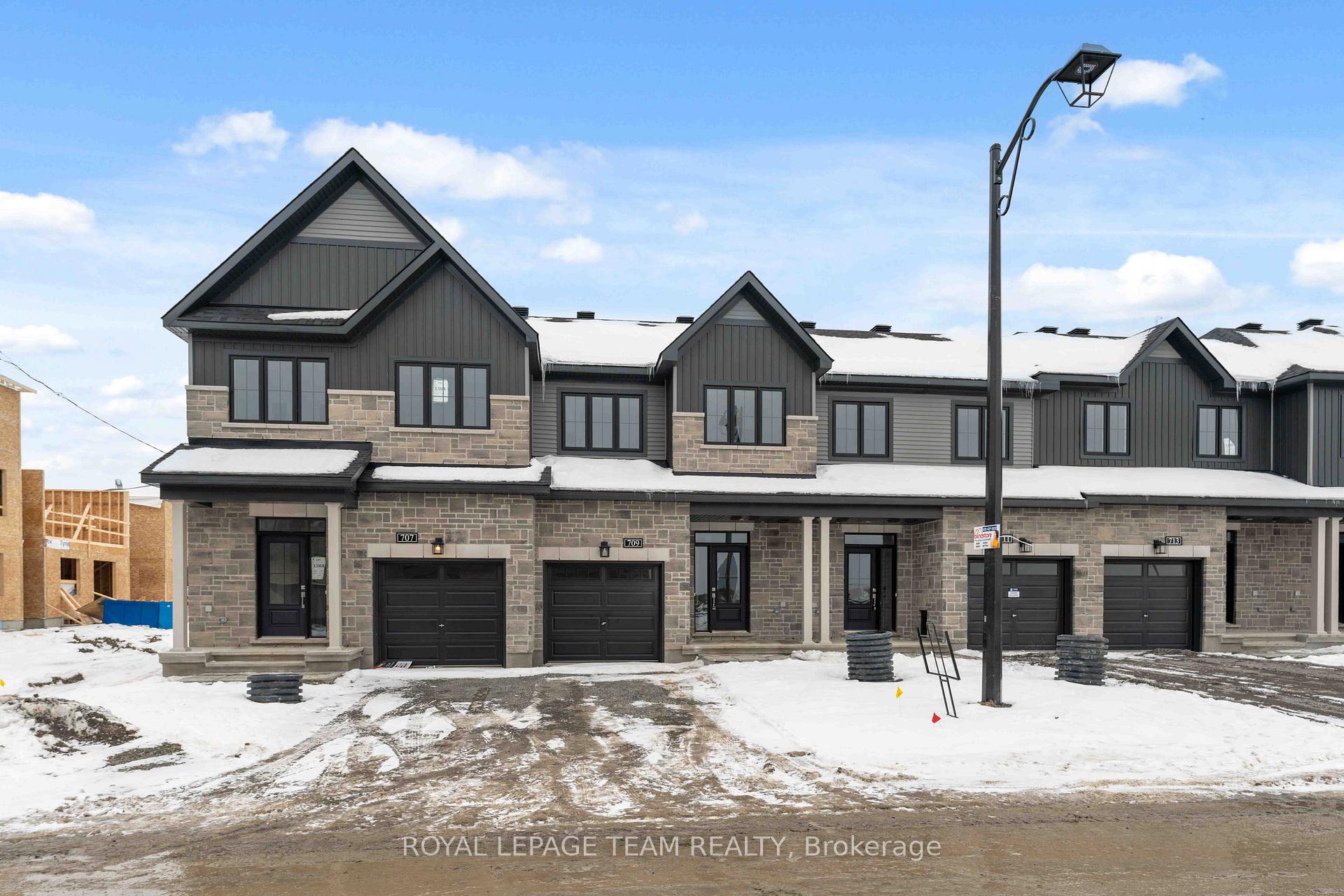 Photo 1 of 709 Fairline Row, Ottawa, Kanata - Emerald Meadows/Trailwest — HOMEH