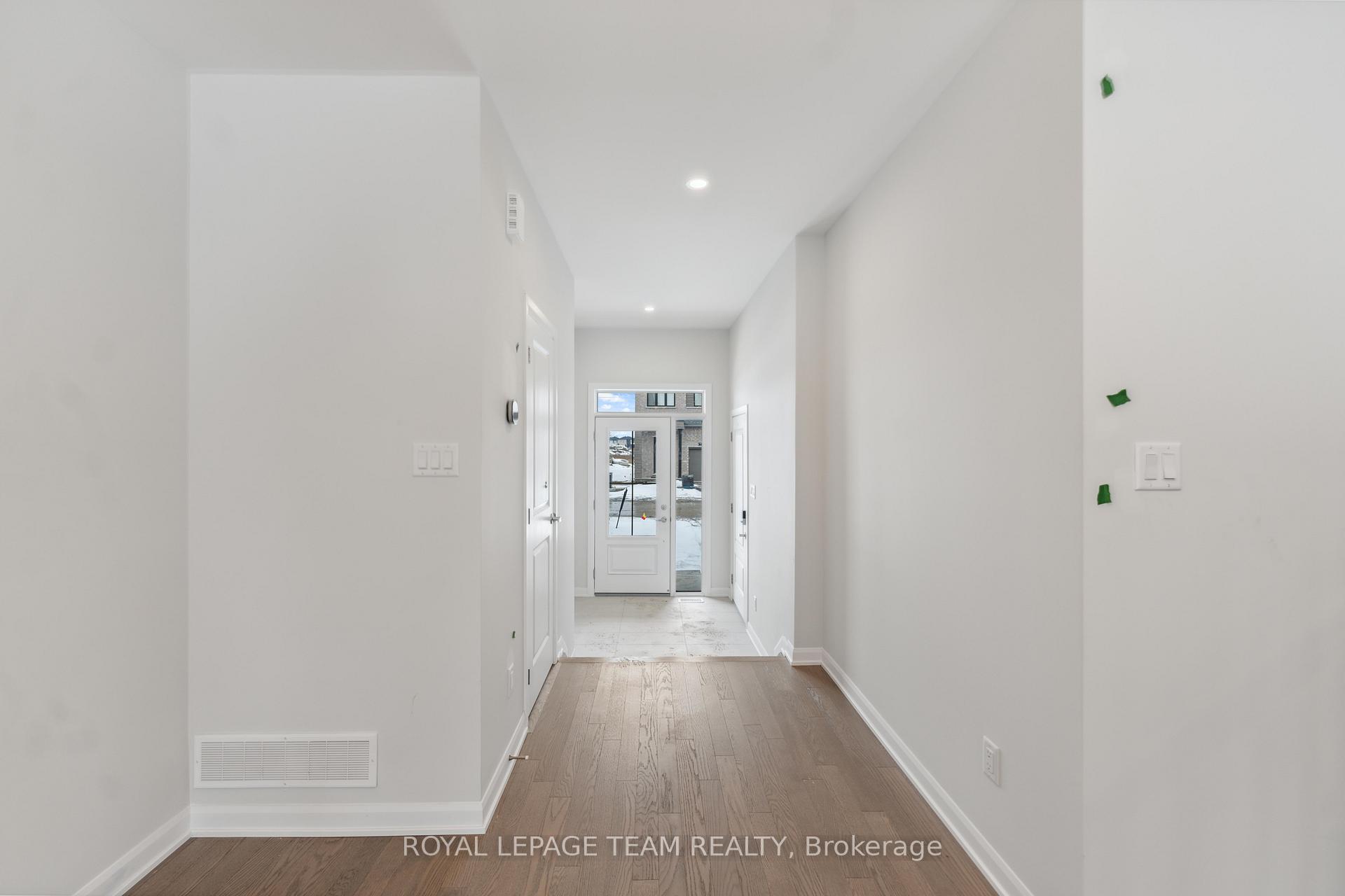 Photo 2 of 709 Fairline Row, Ottawa, Kanata - Emerald Meadows/Trailwest — HOMEH