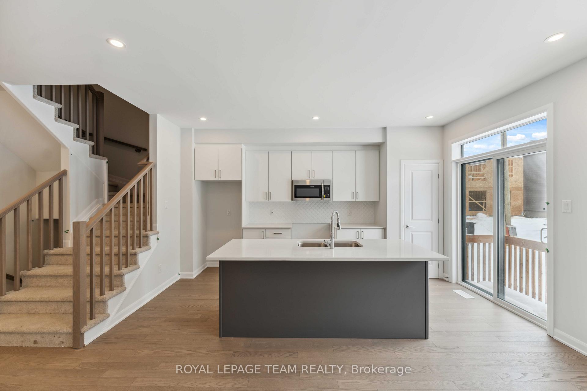 Photo 12 of 709 Fairline Row, Ottawa, Kanata - Emerald Meadows/Trailwest — HOMEH
