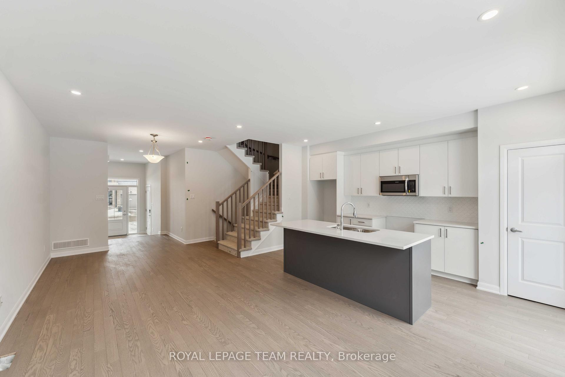 Photo 13 of 709 Fairline Row, Ottawa, Kanata - Emerald Meadows/Trailwest — HOMEH