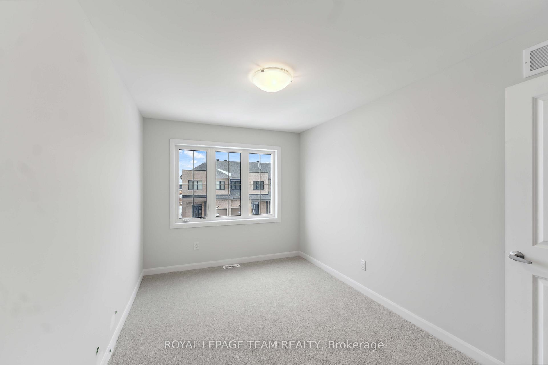 Photo 20 of 709 Fairline Row, Ottawa, Kanata - Emerald Meadows/Trailwest — HOMEH
