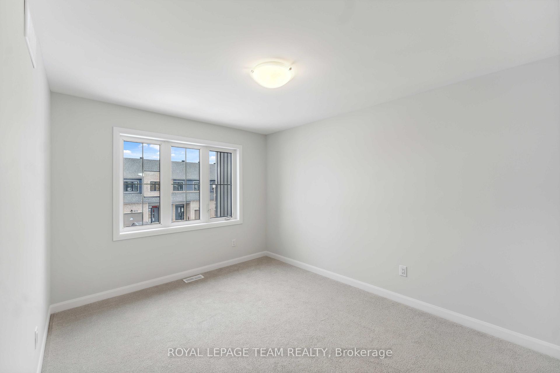 Photo 22 of 709 Fairline Row, Ottawa, Kanata - Emerald Meadows/Trailwest — HOMEH