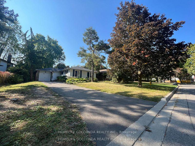Front of 21 Southdale Drive S