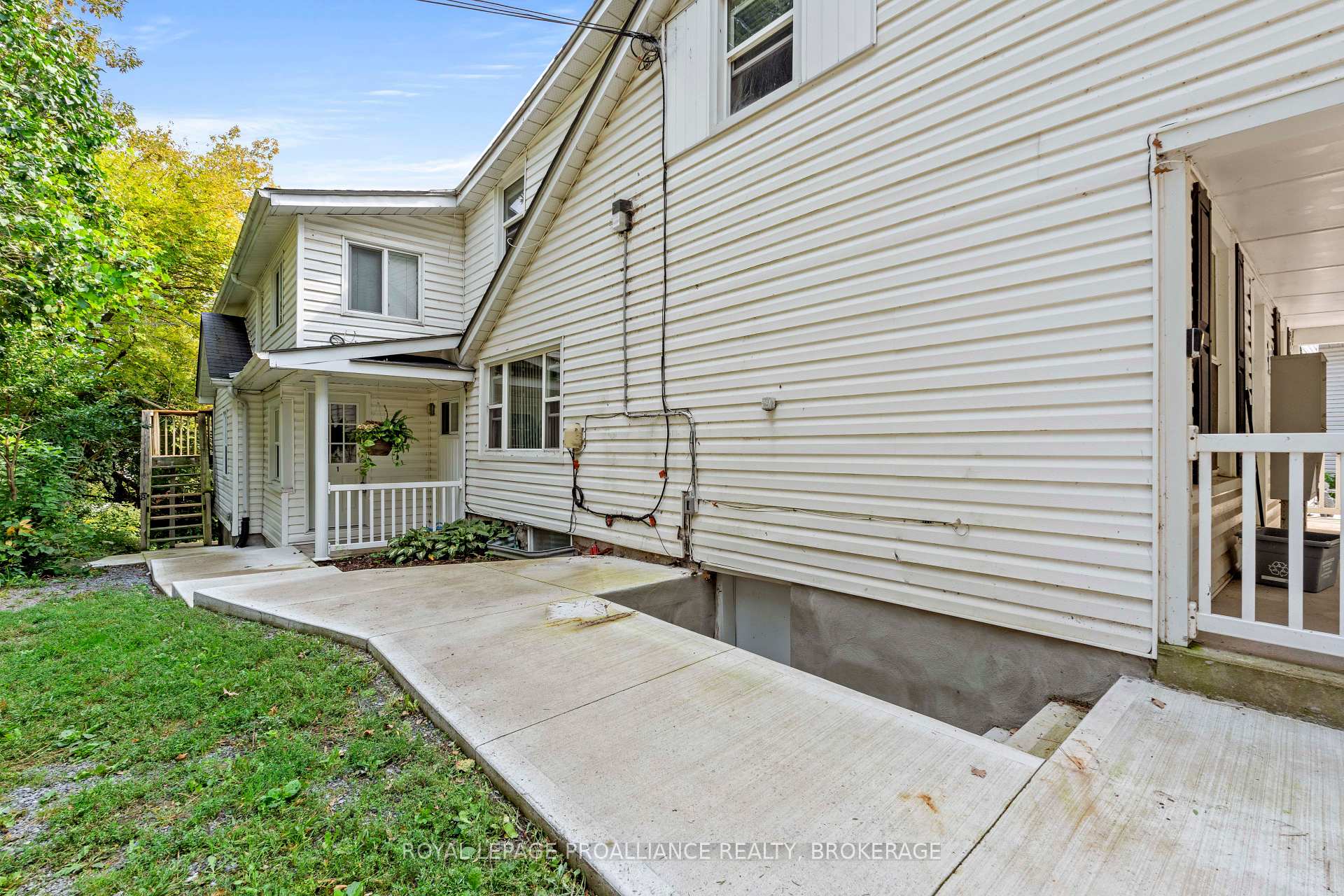 Photo 5 of 237 Mowat Avenue, Kingston, Central City West — HOMEH