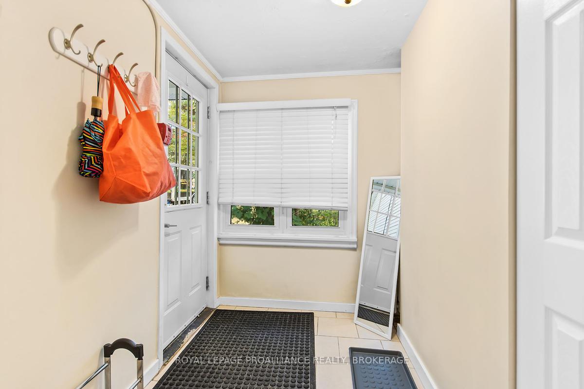 Photo 8 of 237 Mowat Avenue, Kingston, Central City West — HOMEH