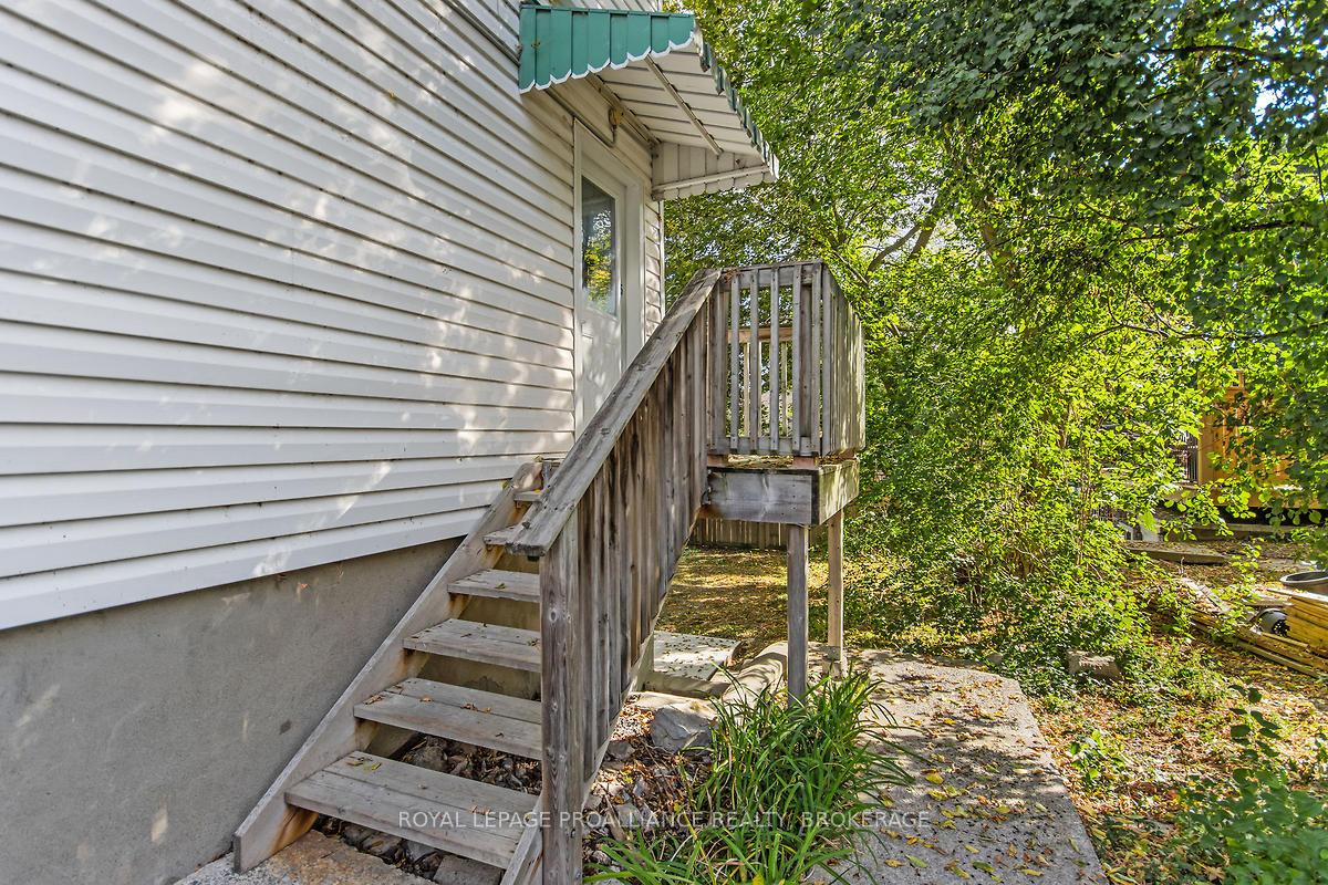 Photo 23 of 237 Mowat Avenue, Kingston, Central City West — HOMEH