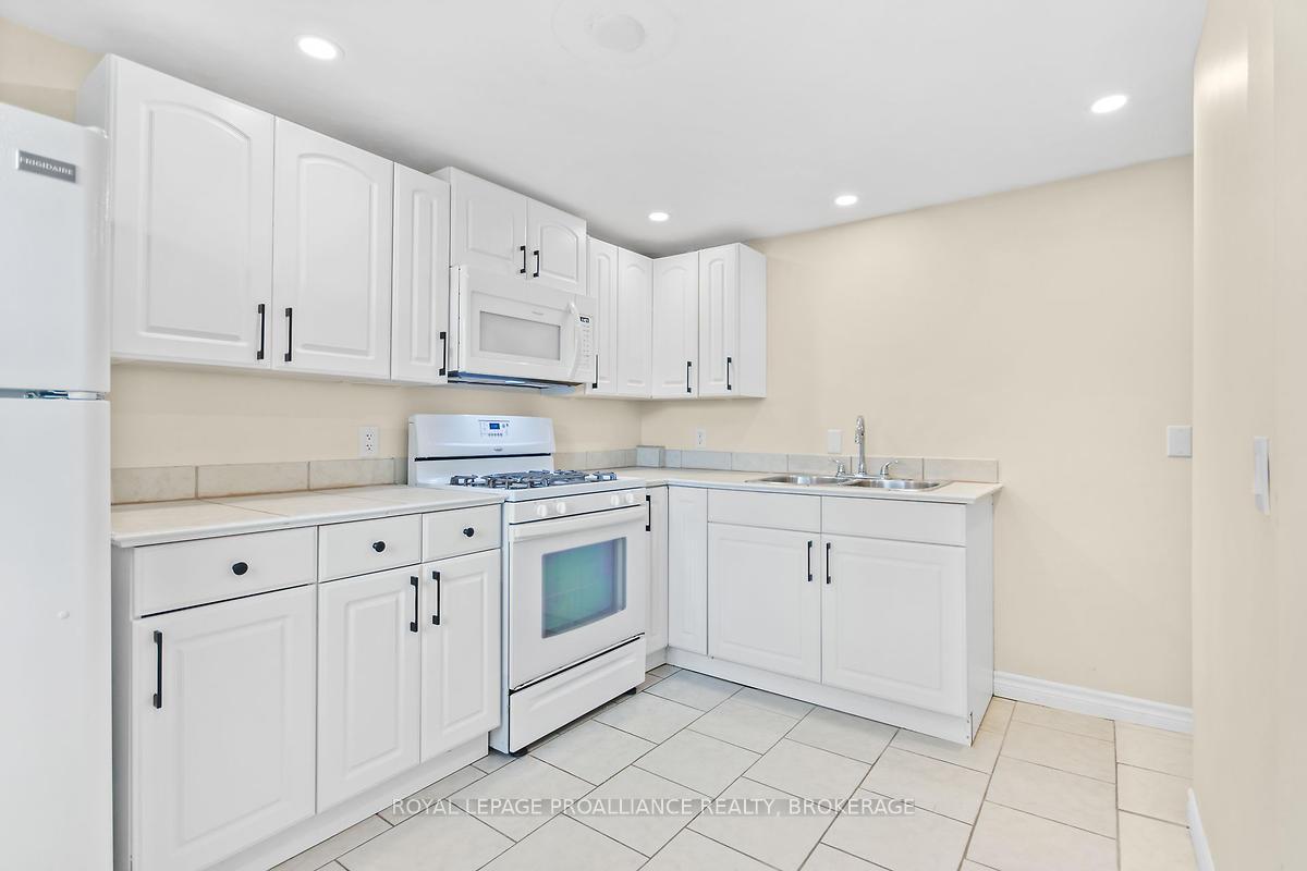 Photo 34 of 237 Mowat Avenue, Kingston, Central City West — HOMEH