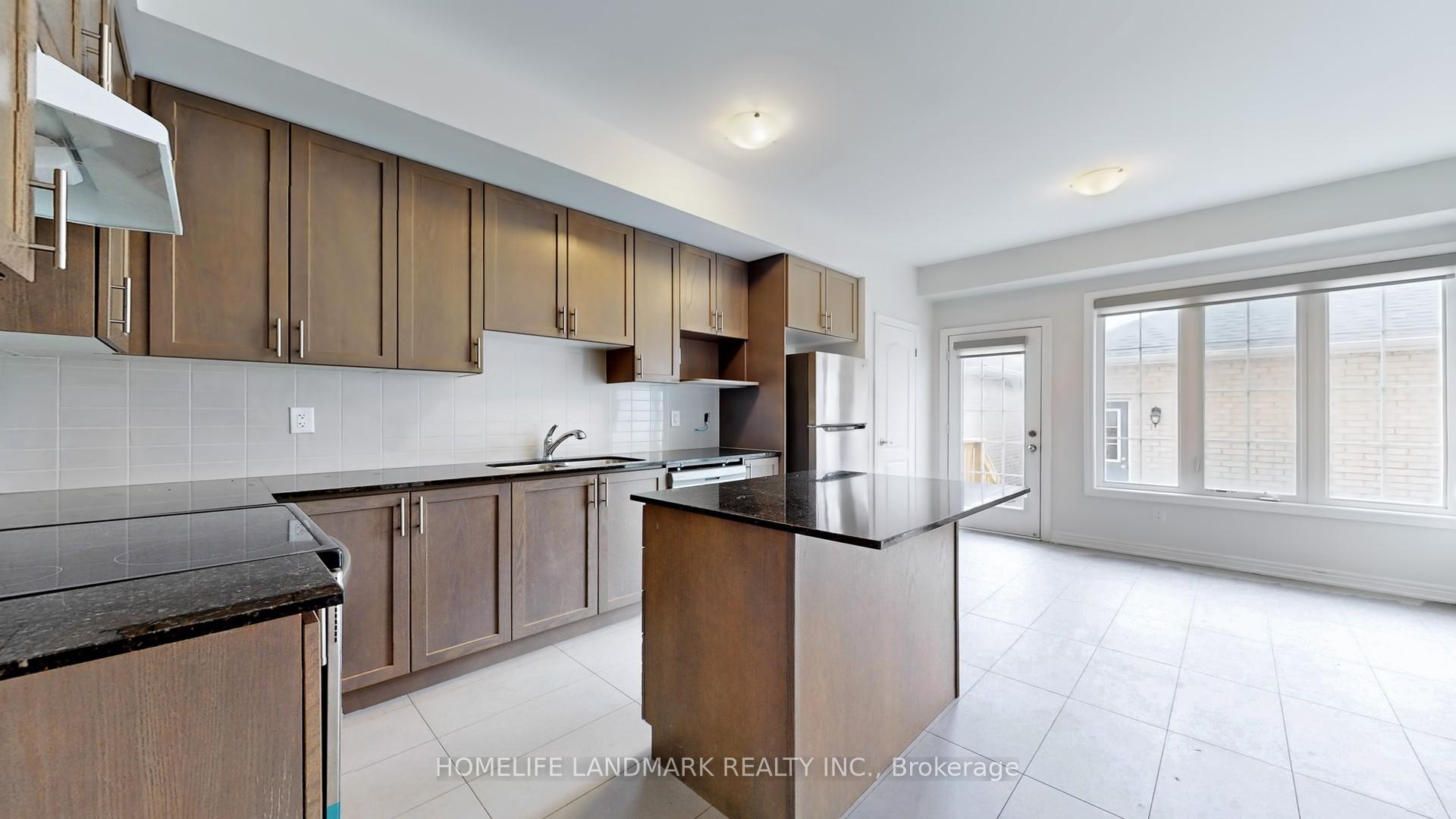 Photo 7 of 565 White's Hill Avenue, Markham, Cornell — HOMEH