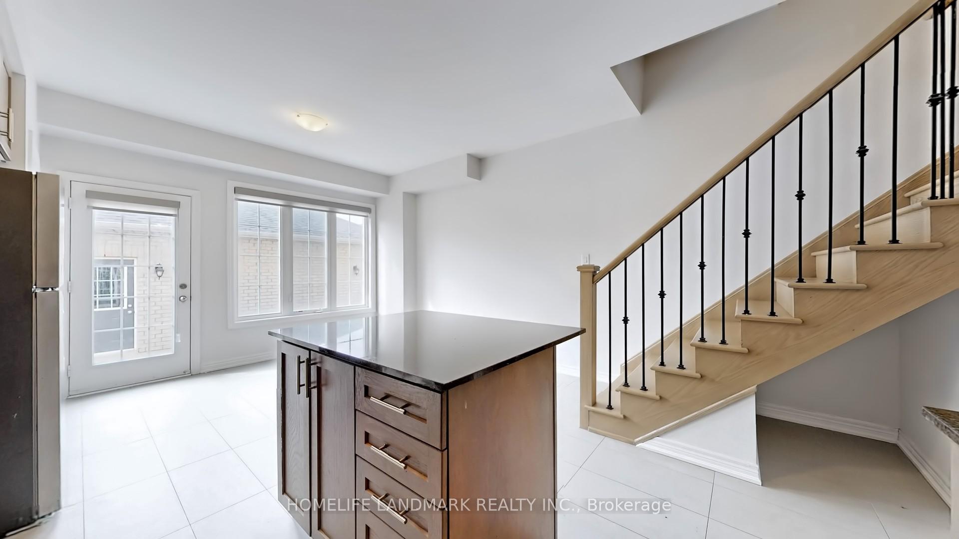Photo 10 of 565 White's Hill Avenue, Markham, Cornell — HOMEH
