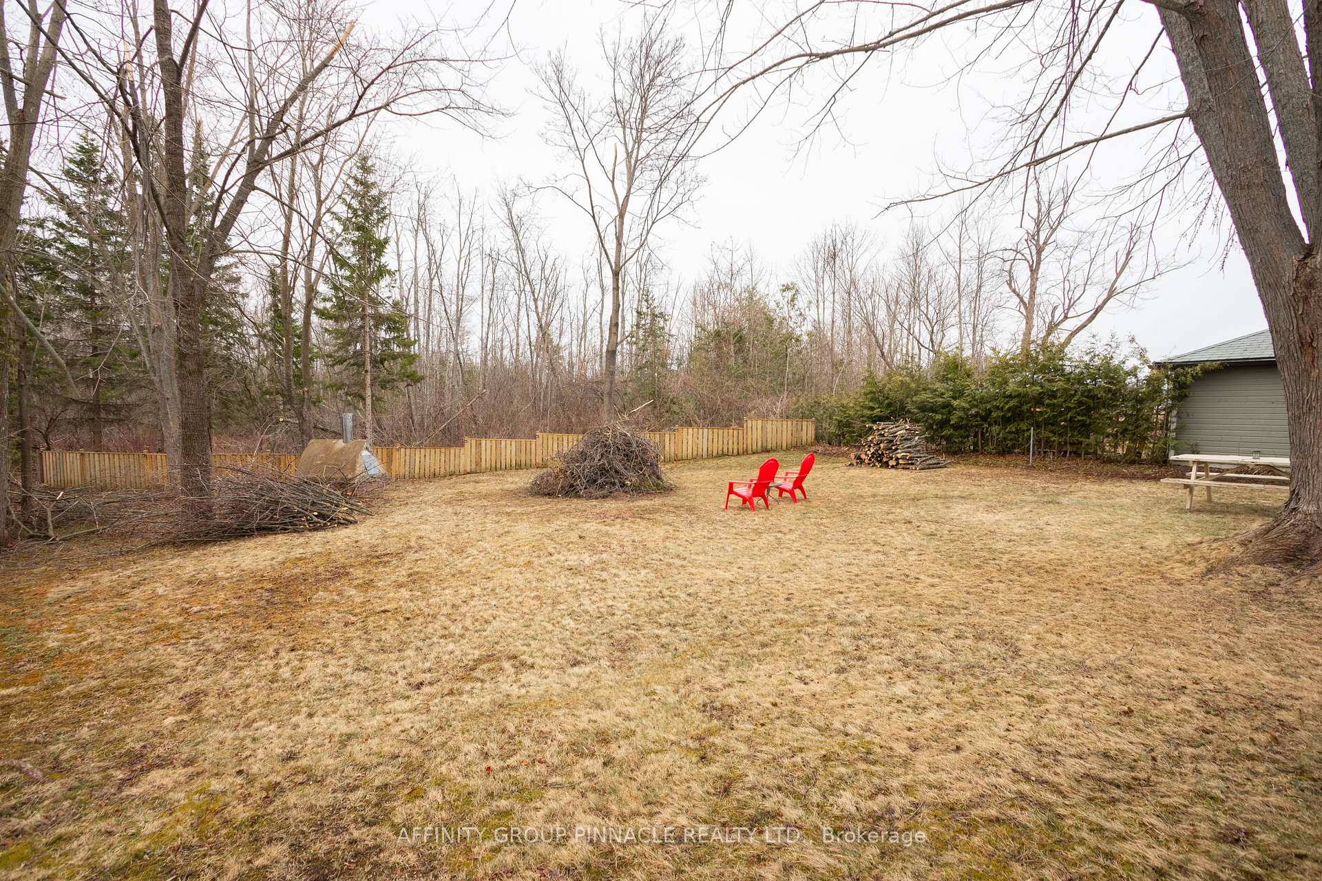 Photo 7 of 31 Birchcliff Avenue, Kawartha Lakes, Verulam — HOMEH