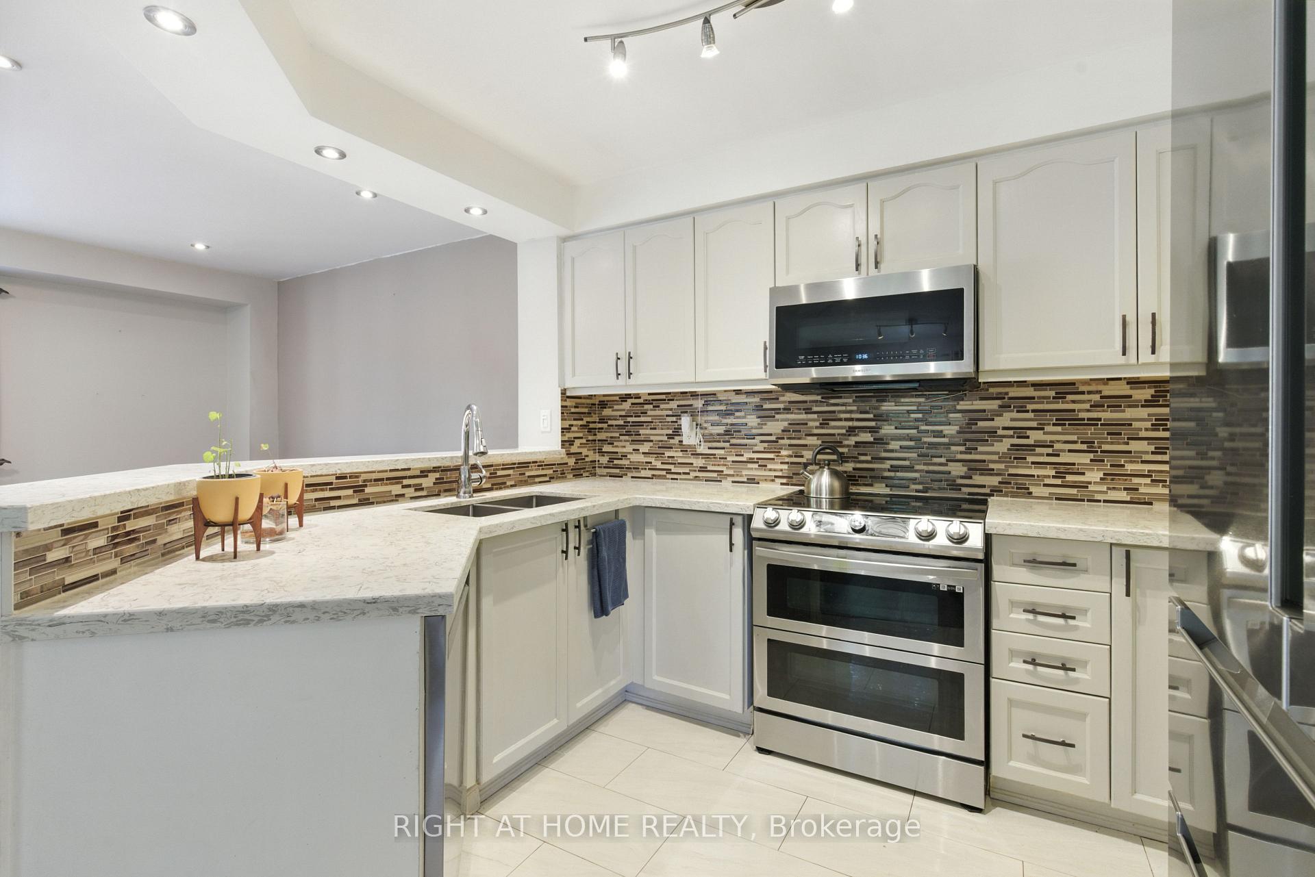 Photo 17 of 1233 Lamont Crescent, Milton, Clarke — HOMEH