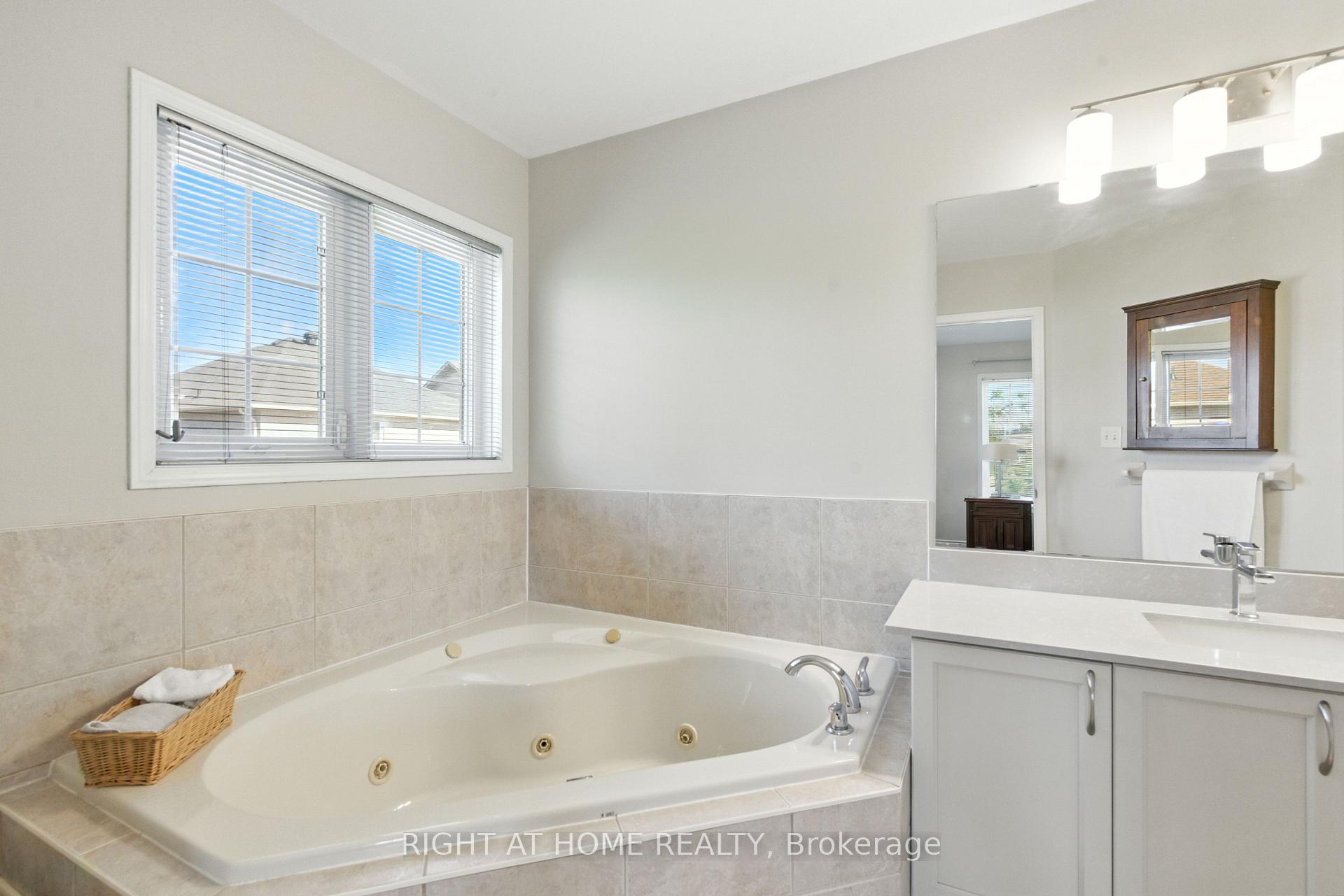 Photo 28 of 1233 Lamont Crescent, Milton, Clarke — HOMEH