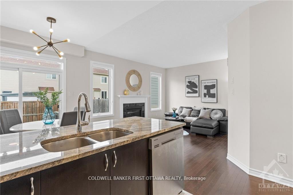Photo 10 of 321 Meadowbreeze Drive, Ottawa, Kanata - Emerald Meadows/Trailwest — HOMEH