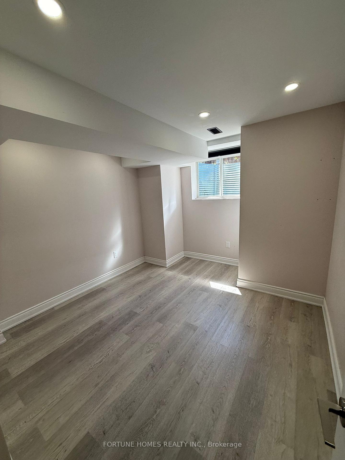 Photo 6 of 1474 Kovachik Boulevard, Milton, Walker — HOMEH