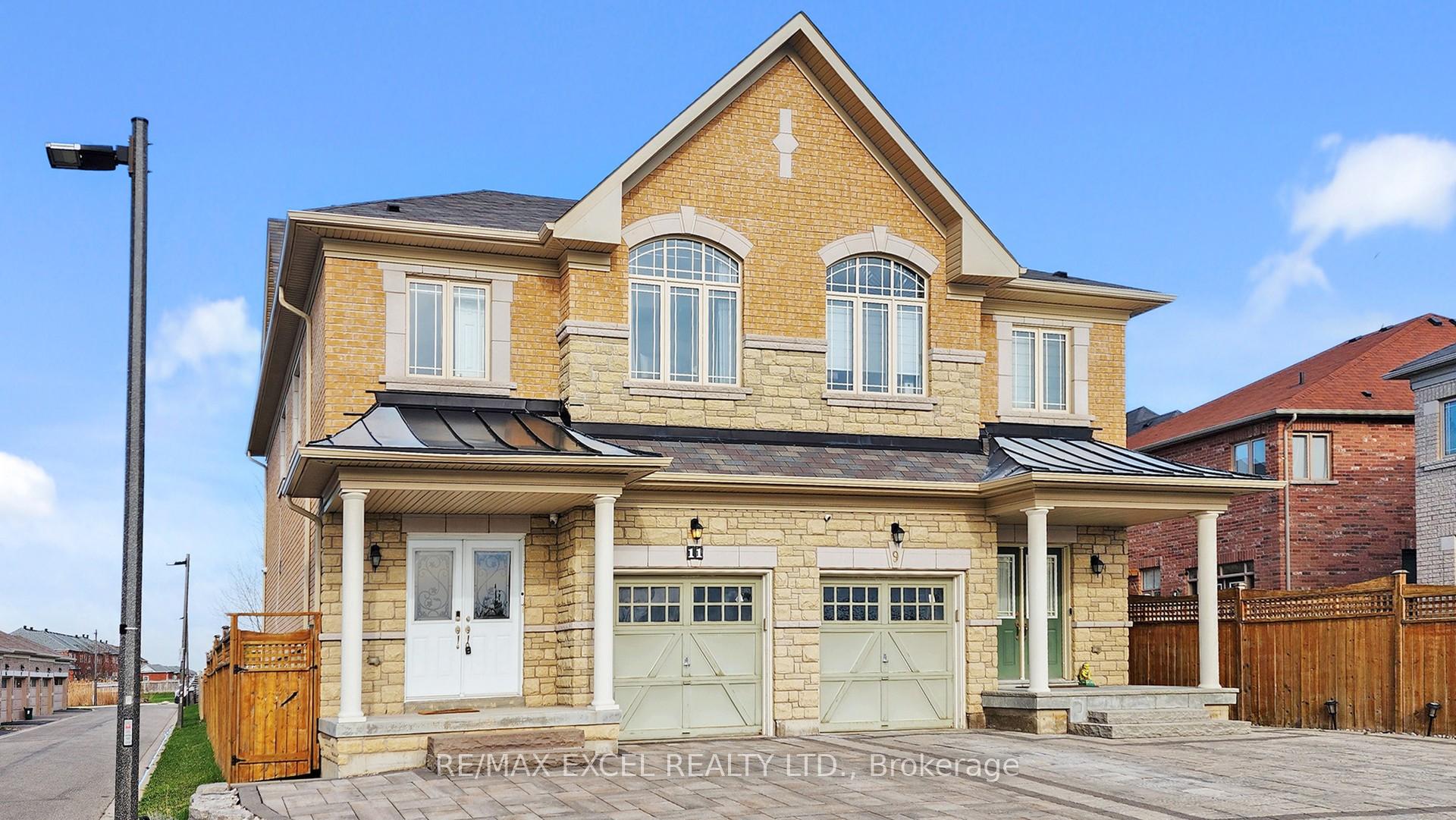 Photo 1 of 11 Unity Gardens Drive, Markham, Village Green-South Unionville — HOMEH