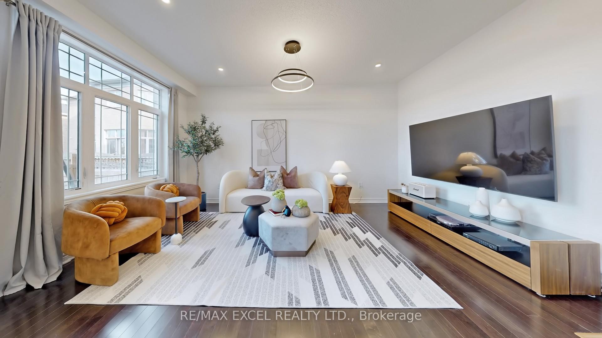 Photo 4 of 11 Unity Gardens Drive, Markham, Village Green-South Unionville — HOMEH