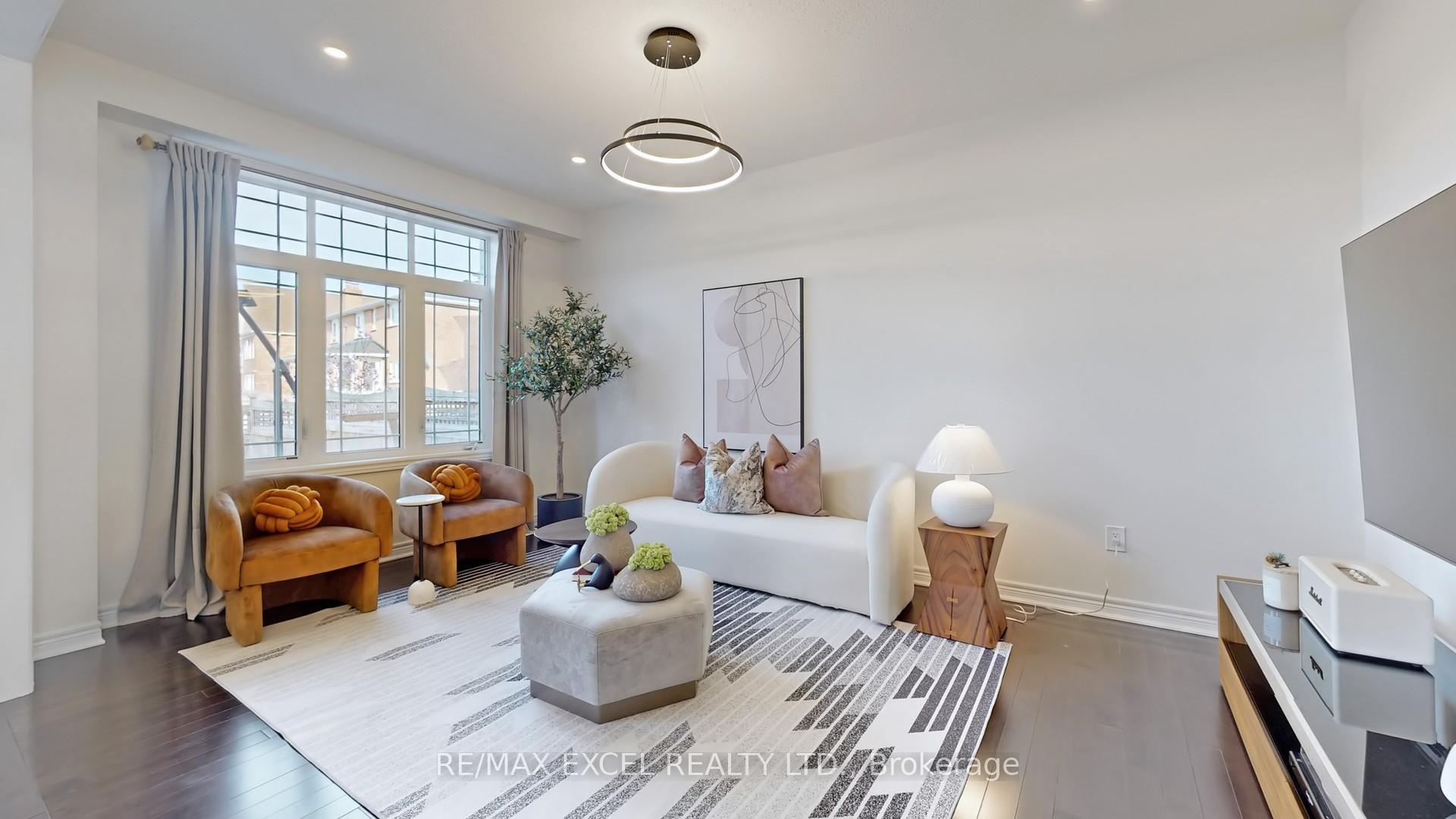 Photo 5 of 11 Unity Gardens Drive, Markham, Village Green-South Unionville — HOMEH