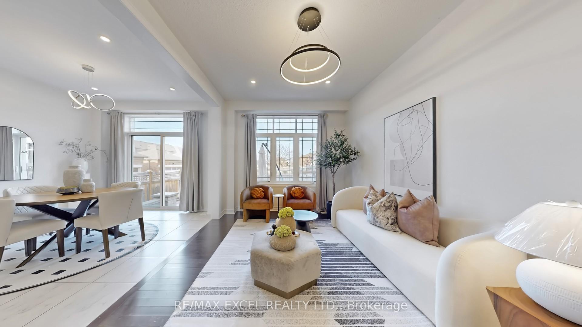Photo 7 of 11 Unity Gardens Drive, Markham, Village Green-South Unionville — HOMEH