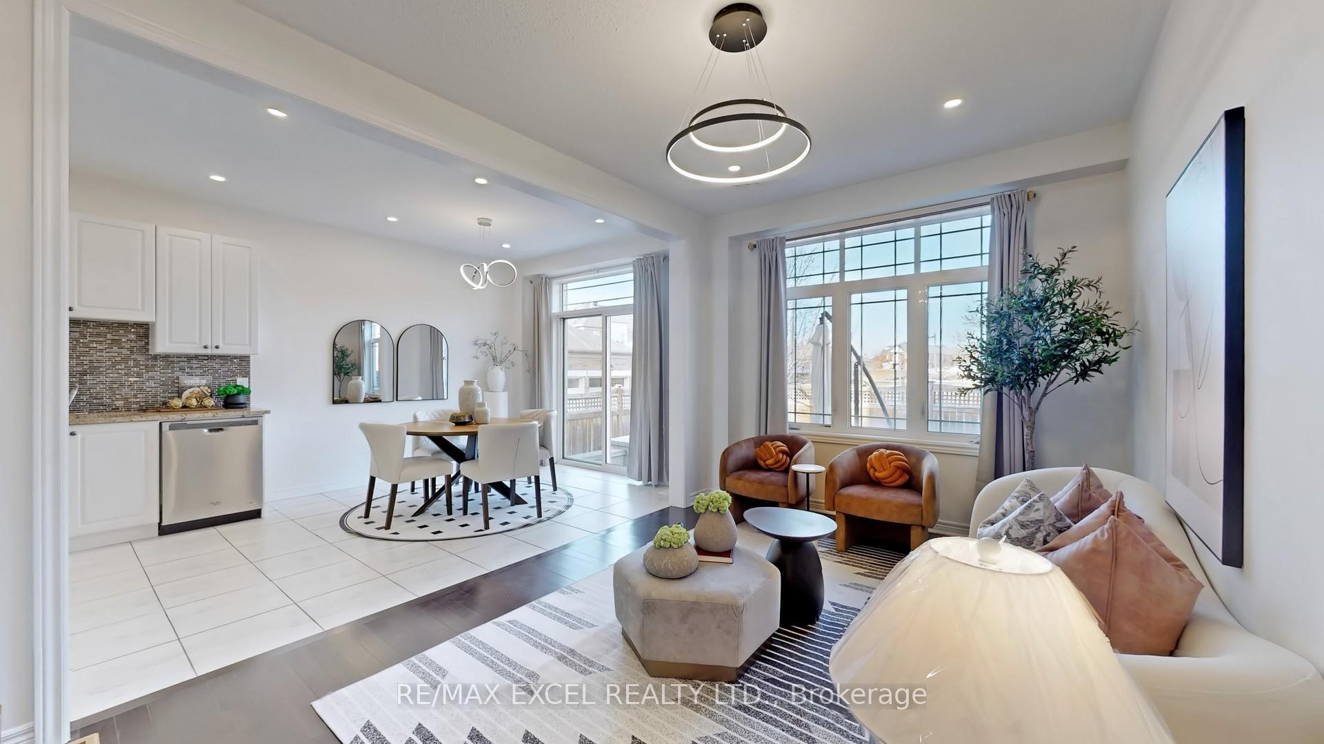 Photo 8 of 11 Unity Gardens Drive, Markham, Village Green-South Unionville — HOMEH