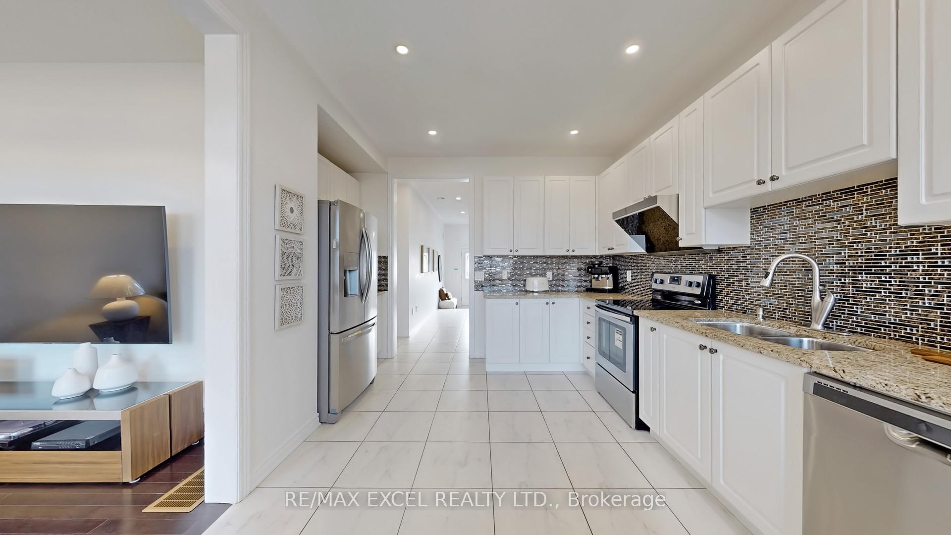 Photo 13 of 11 Unity Gardens Drive, Markham, Village Green-South Unionville — HOMEH