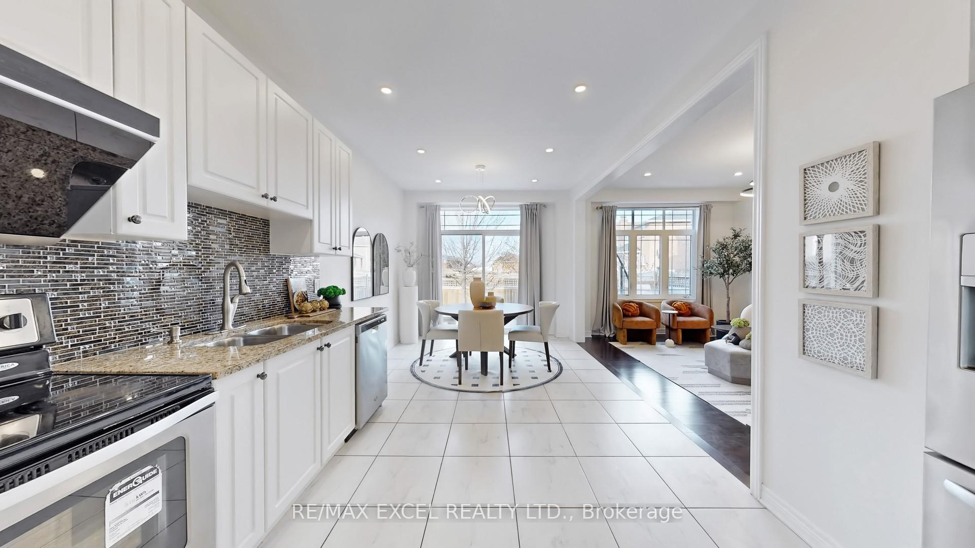 Photo 16 of 11 Unity Gardens Drive, Markham, Village Green-South Unionville — HOMEH