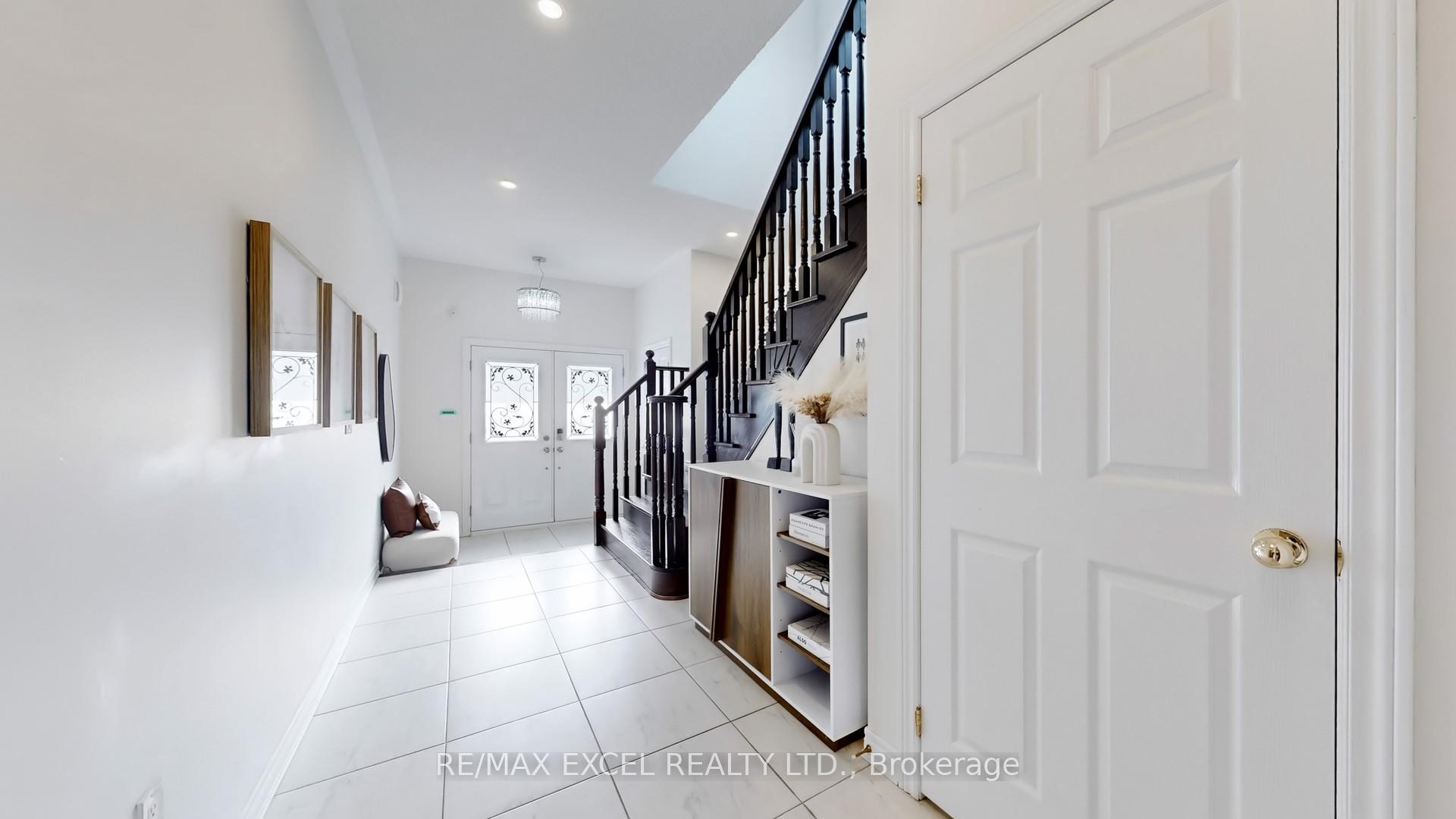 Photo 23 of 11 Unity Gardens Drive, Markham, Village Green-South Unionville — HOMEH