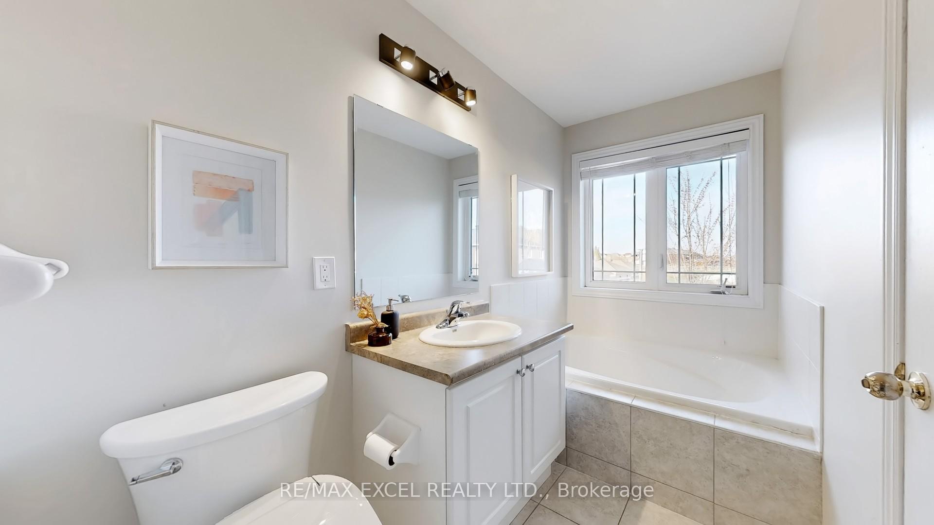 Photo 33 of 11 Unity Gardens Drive, Markham, Village Green-South Unionville — HOMEH