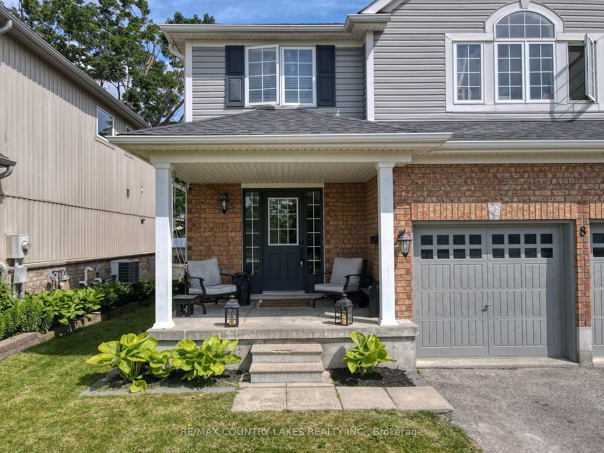 Photo 2 of 8 Fallingbrook Crescent, Kawartha Lakes, Lindsay — HOMEH