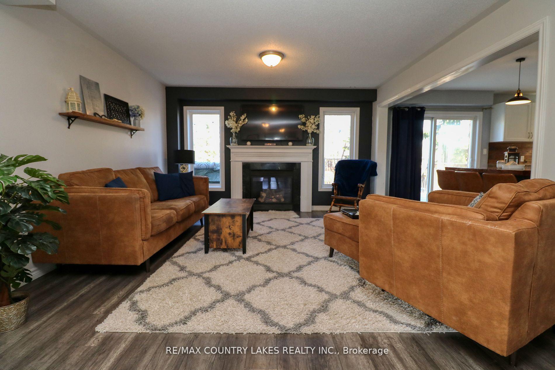 Photo 5 of 8 Fallingbrook Crescent, Kawartha Lakes, Lindsay — HOMEH