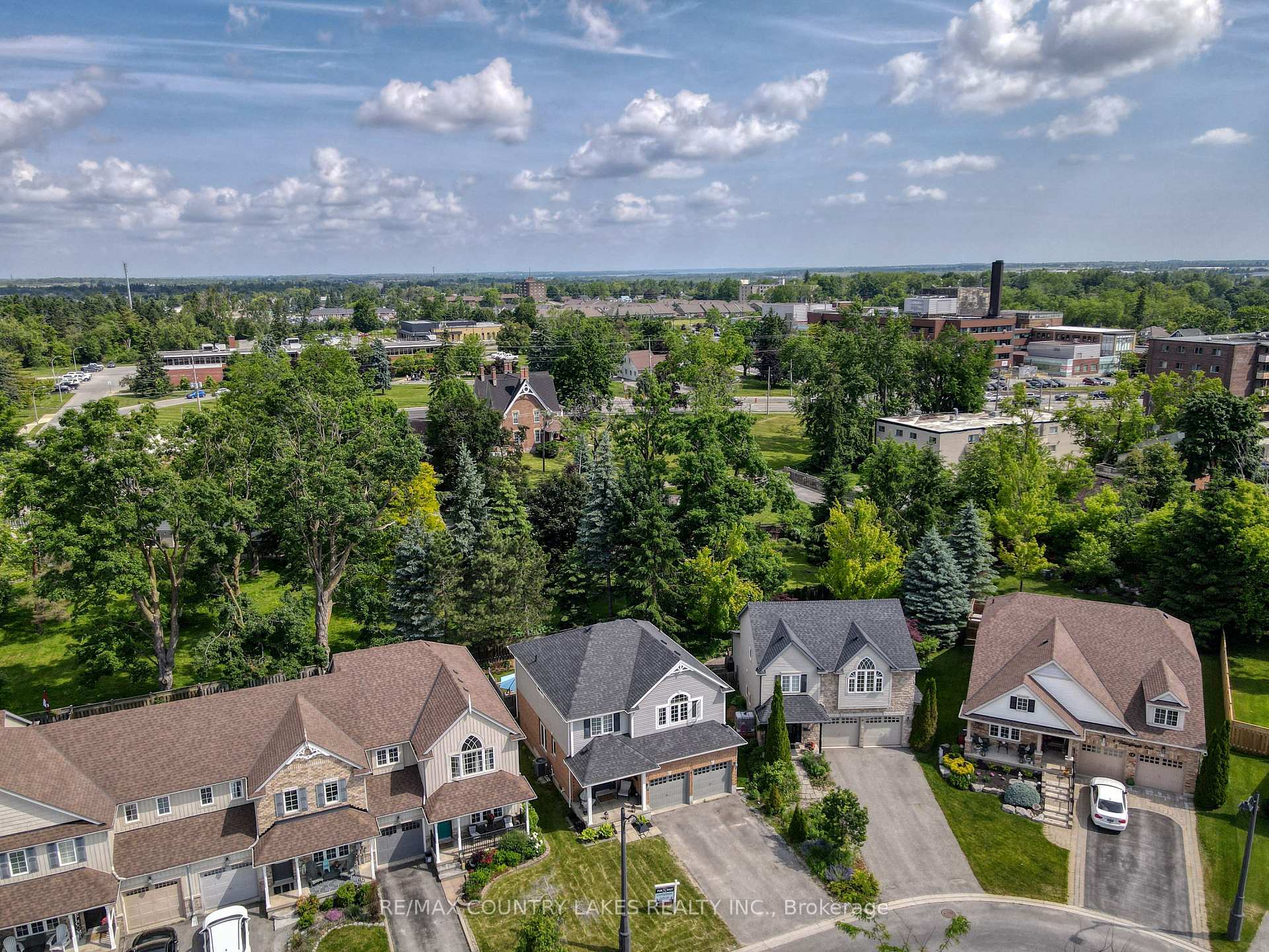 Photo 22 of 8 Fallingbrook Crescent, Kawartha Lakes, Lindsay — HOMEH