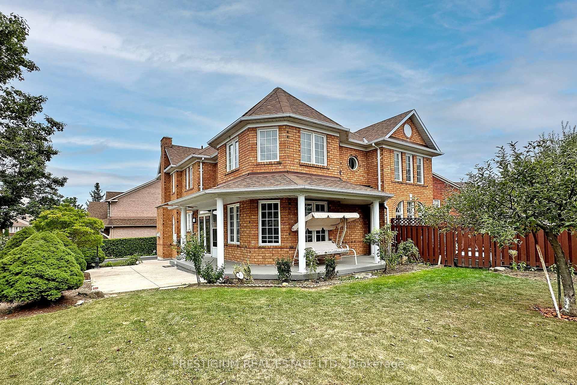Photo 2 of 31 Meadowgrass Crescent, Markham, Legacy — HOMEH