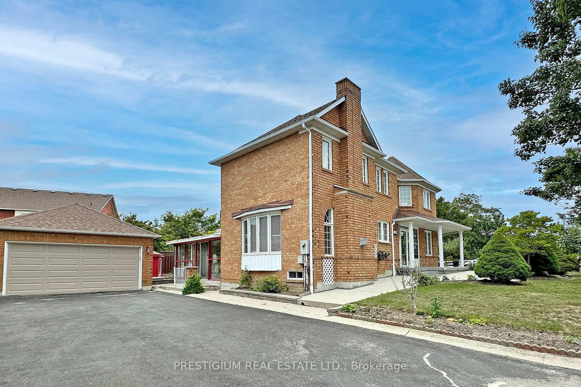 Photo 3 of 31 Meadowgrass Crescent, Markham, Legacy — HOMEH