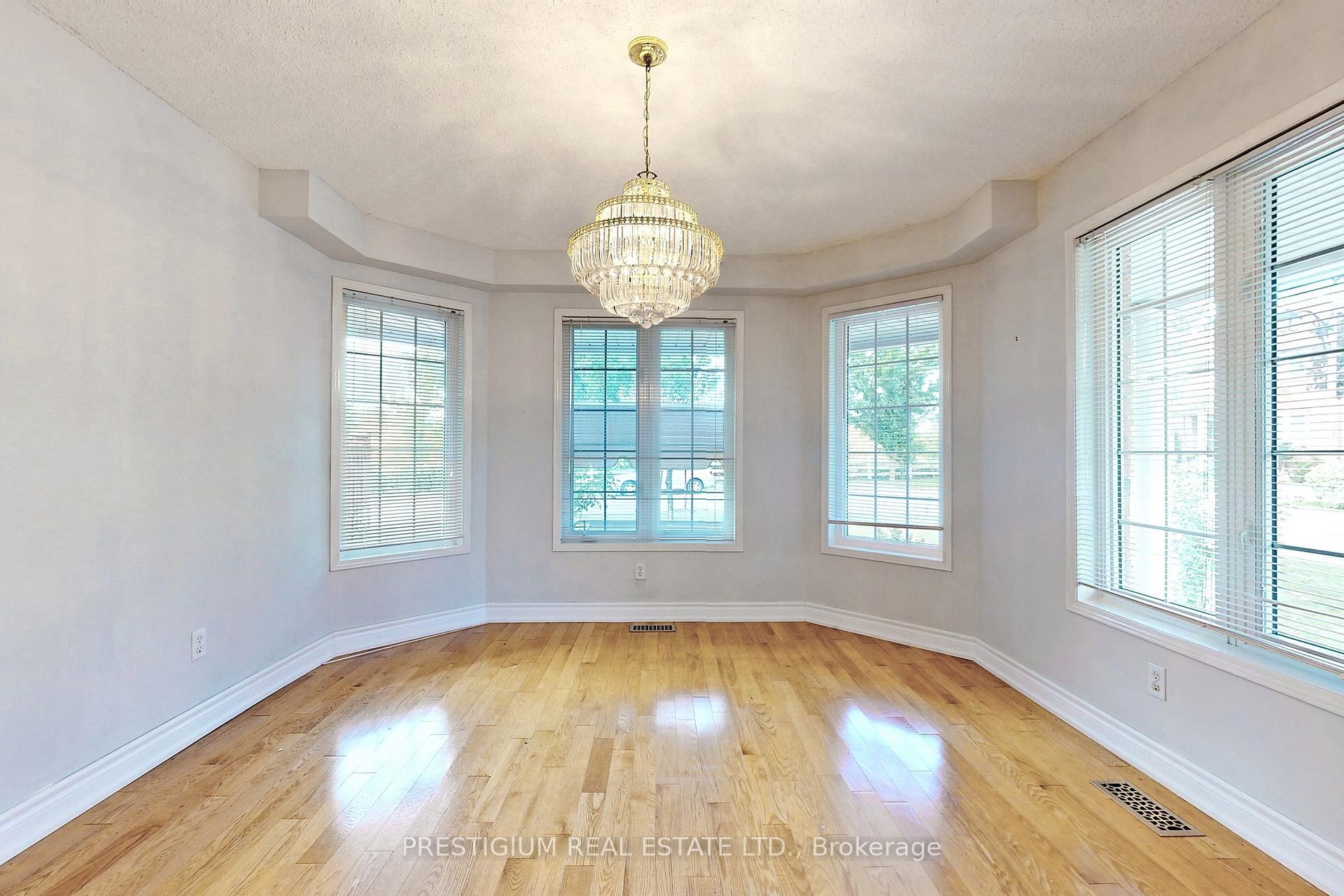Photo 4 of 31 Meadowgrass Crescent, Markham, Legacy — HOMEH