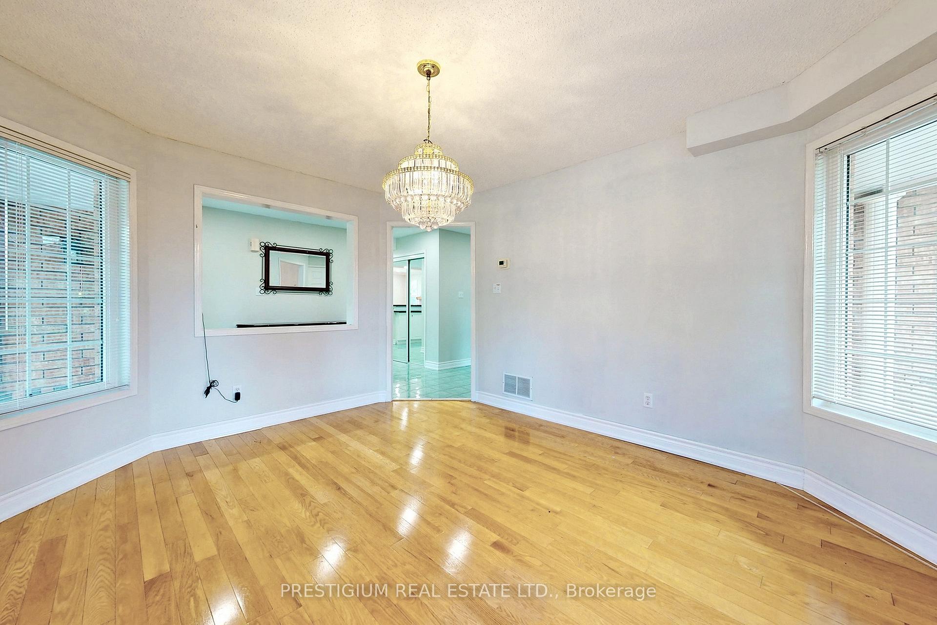 Photo 5 of 31 Meadowgrass Crescent, Markham, Legacy — HOMEH