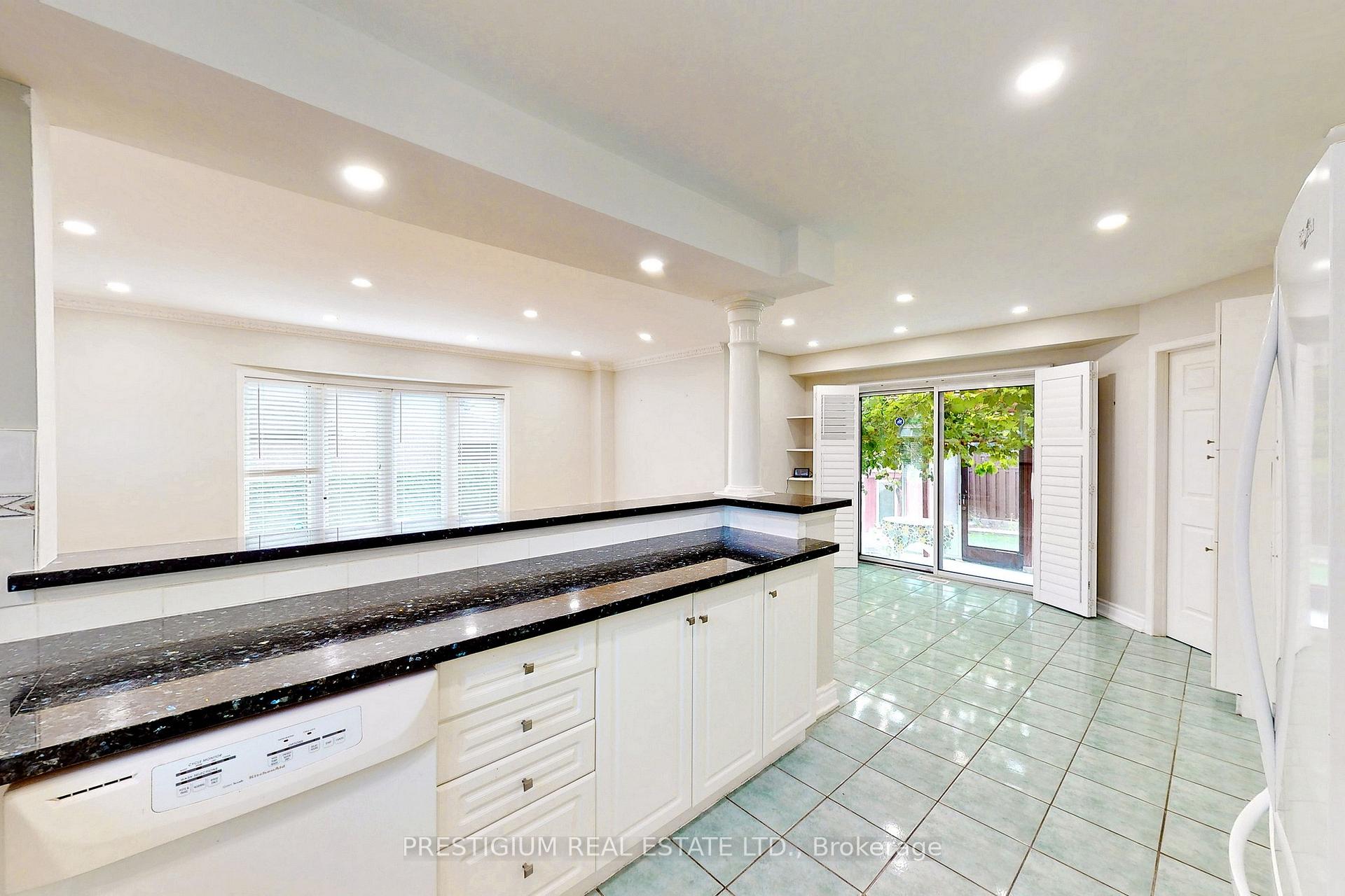 Photo 11 of 31 Meadowgrass Crescent, Markham, Legacy — HOMEH
