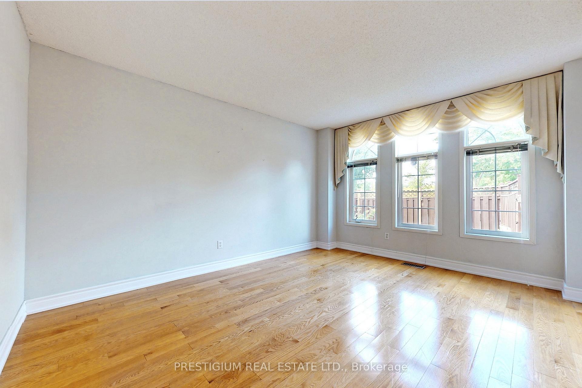 Photo 15 of 31 Meadowgrass Crescent, Markham, Legacy — HOMEH