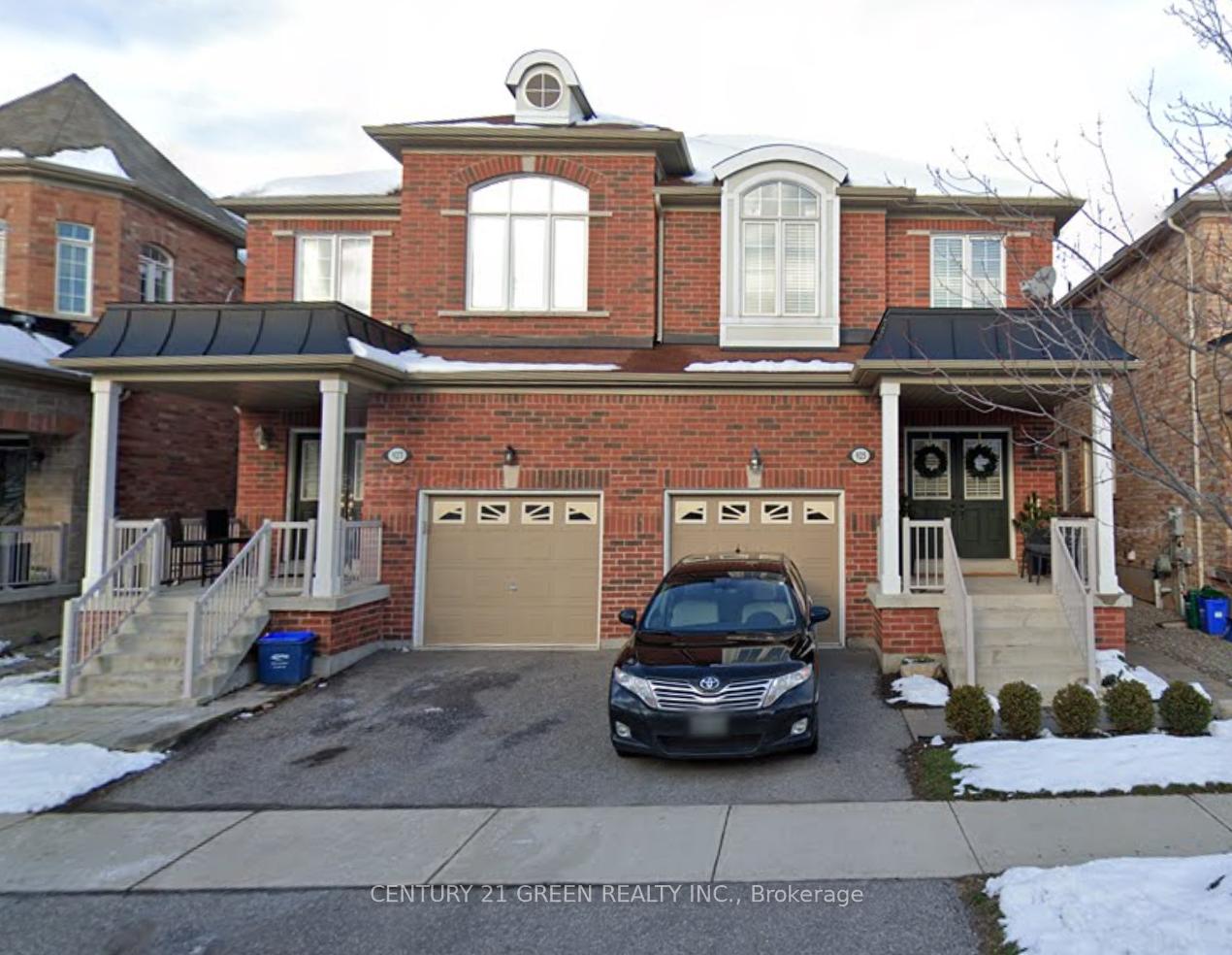 Front of 927 Stoutt Crescent