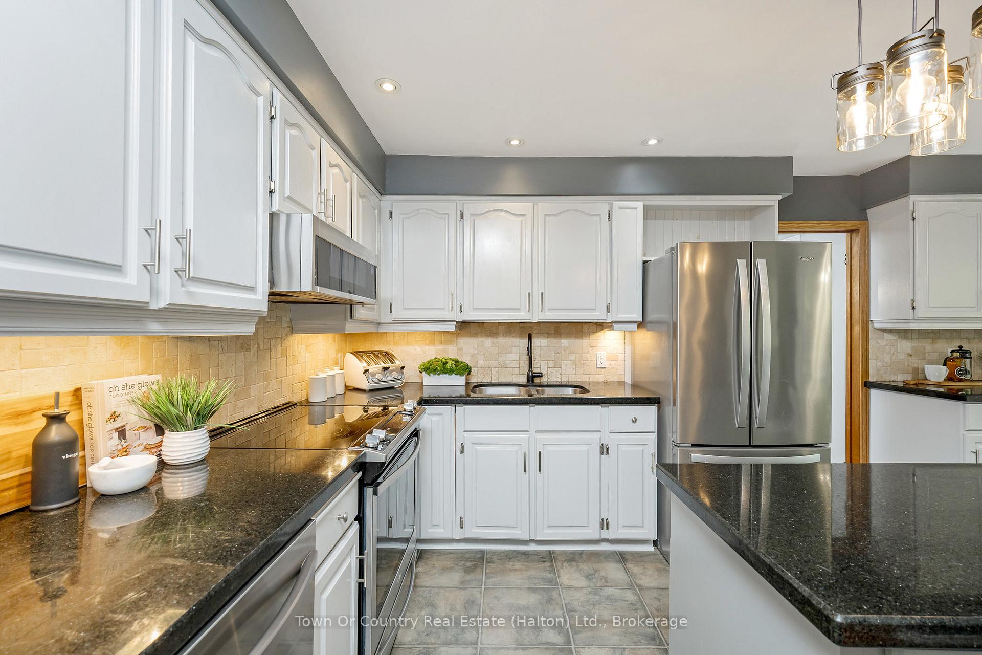 Photo 17 of 472 White Drive, Milton, Timberlea — HOMEH