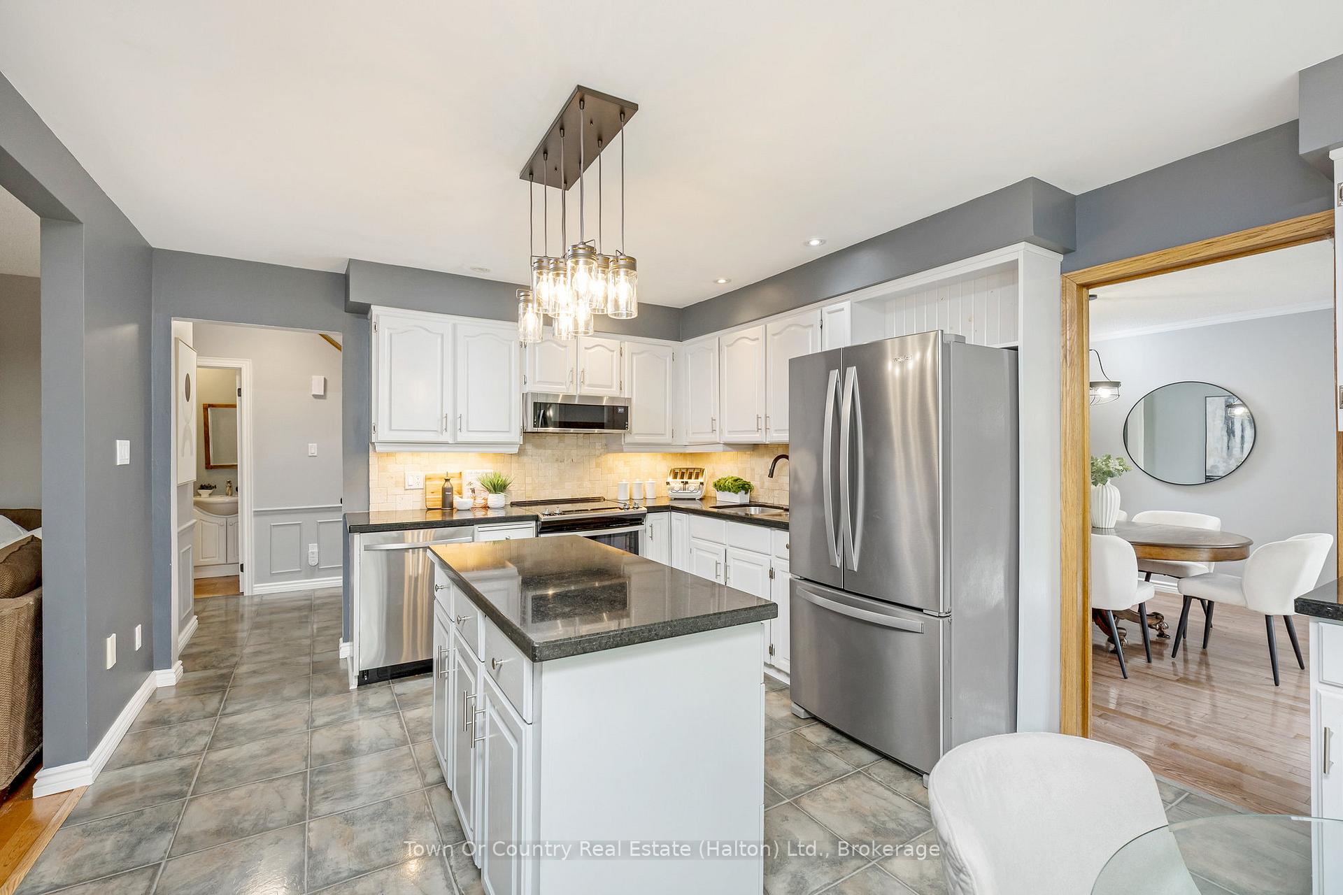 Photo 20 of 472 White Drive, Milton, Timberlea — HOMEH