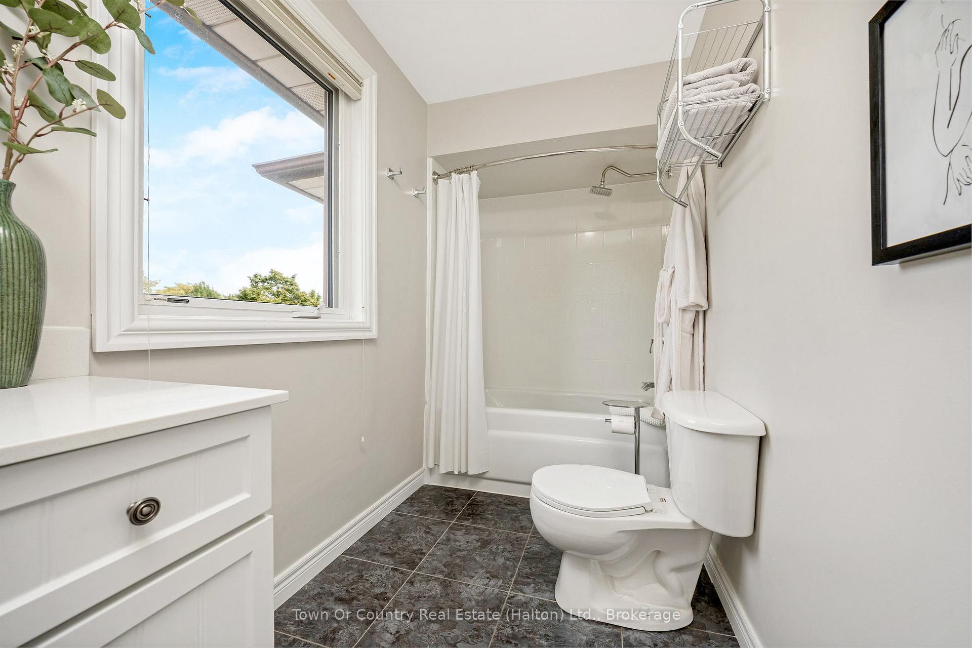 Photo 30 of 472 White Drive, Milton, Timberlea — HOMEH