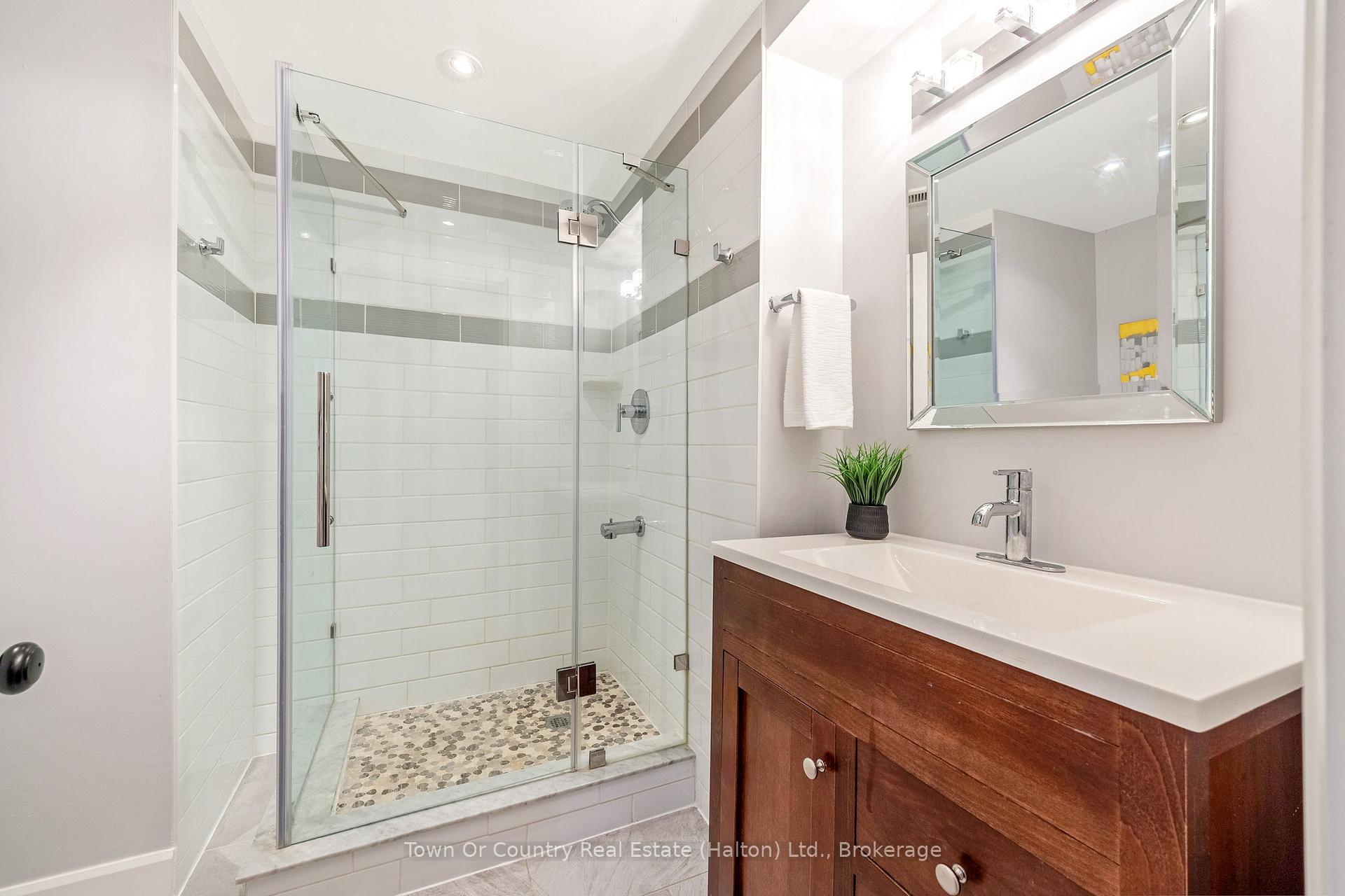 Photo 38 of 472 White Drive, Milton, Timberlea — HOMEH