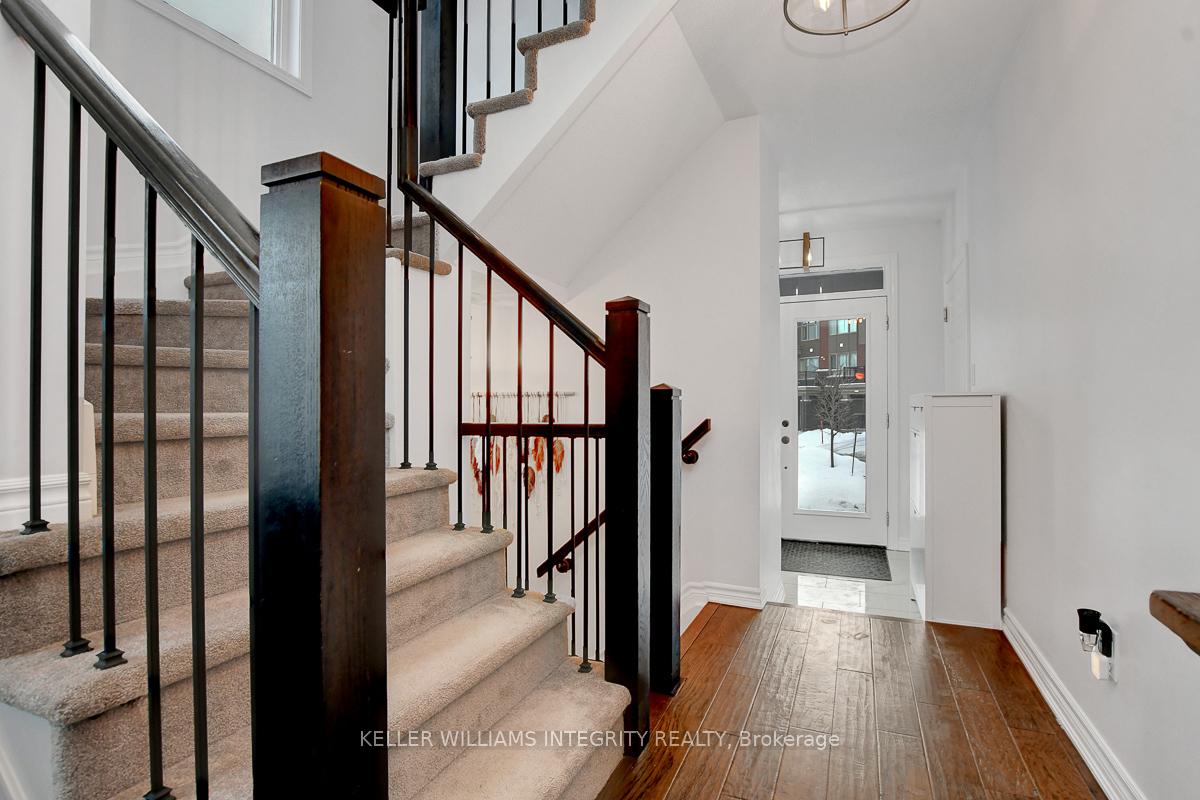 Photo 3 of 546 Roundleaf Way, Ottawa, Kanata - Emerald Meadows/Trailwest — HOMEH