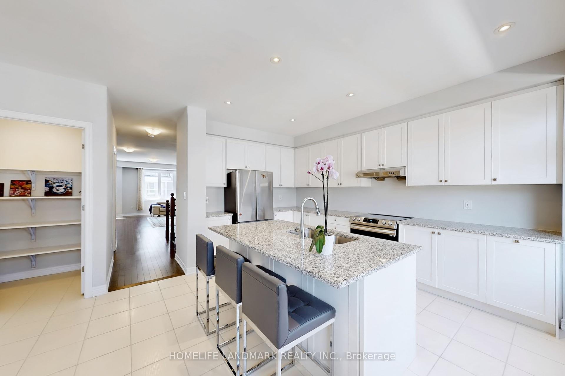 Photo 16 of 3 Betty Ellen Lane, Markham, Cornell — HOMEH