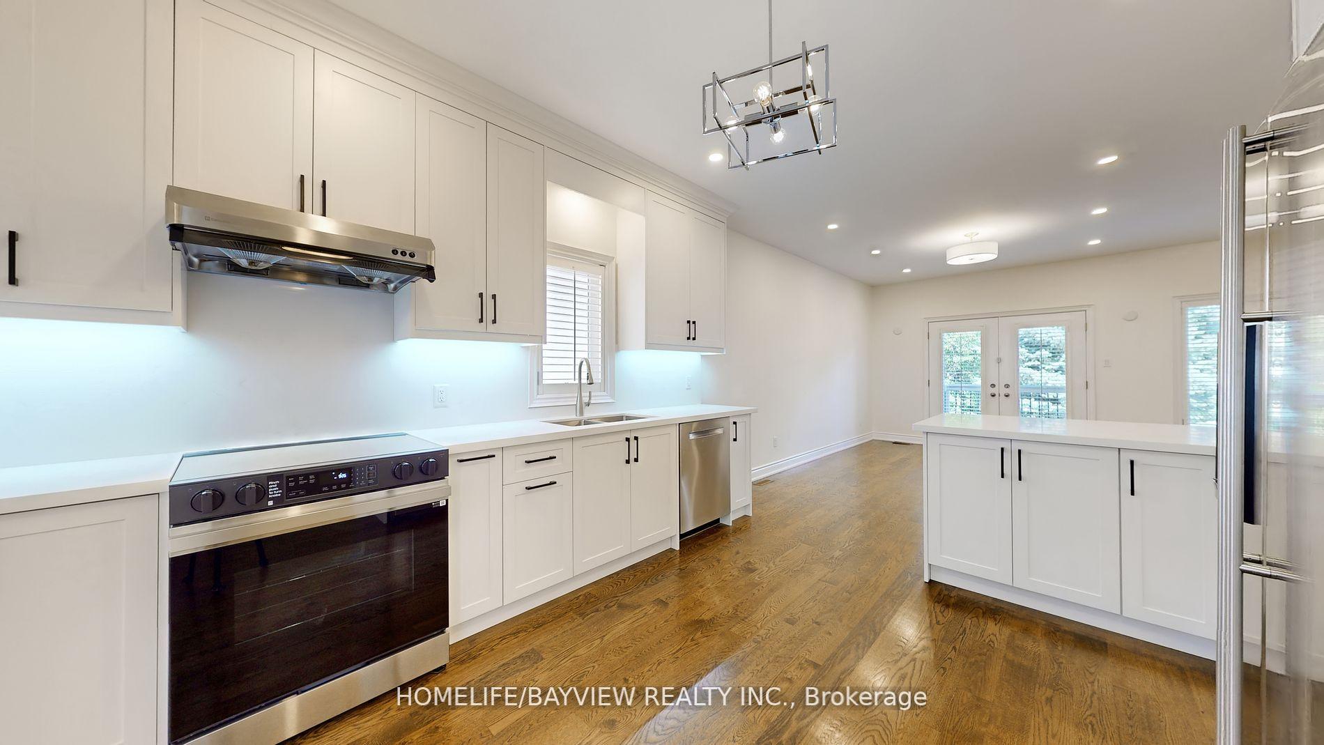 Photo 7 of 19 Warden Woods Court, Markham, Unionville — HOMEH
