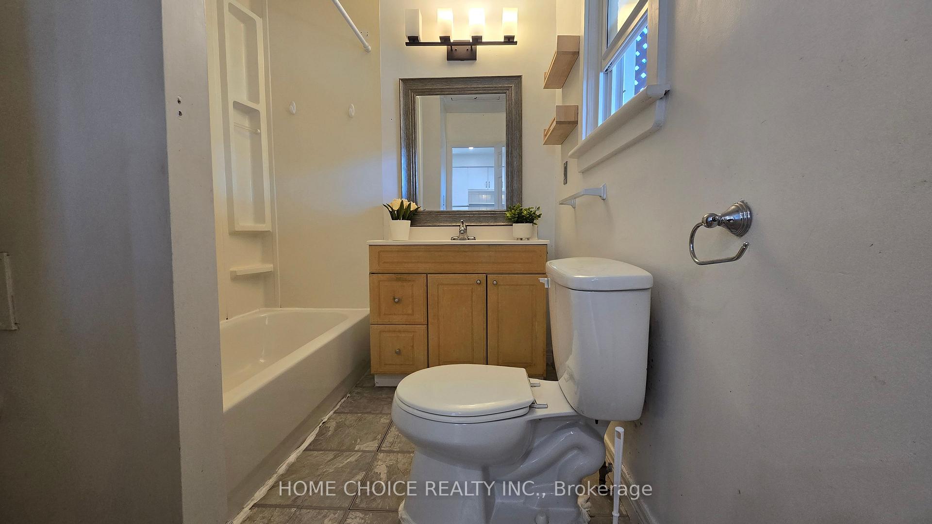 Photo 6 of 558 Quebec Street, Hamilton, Parkview — HOMEH